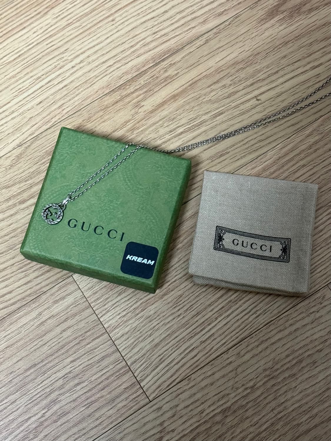 구찌 인터로킹 G 팬던트 네클리스 실버 상품이미지3