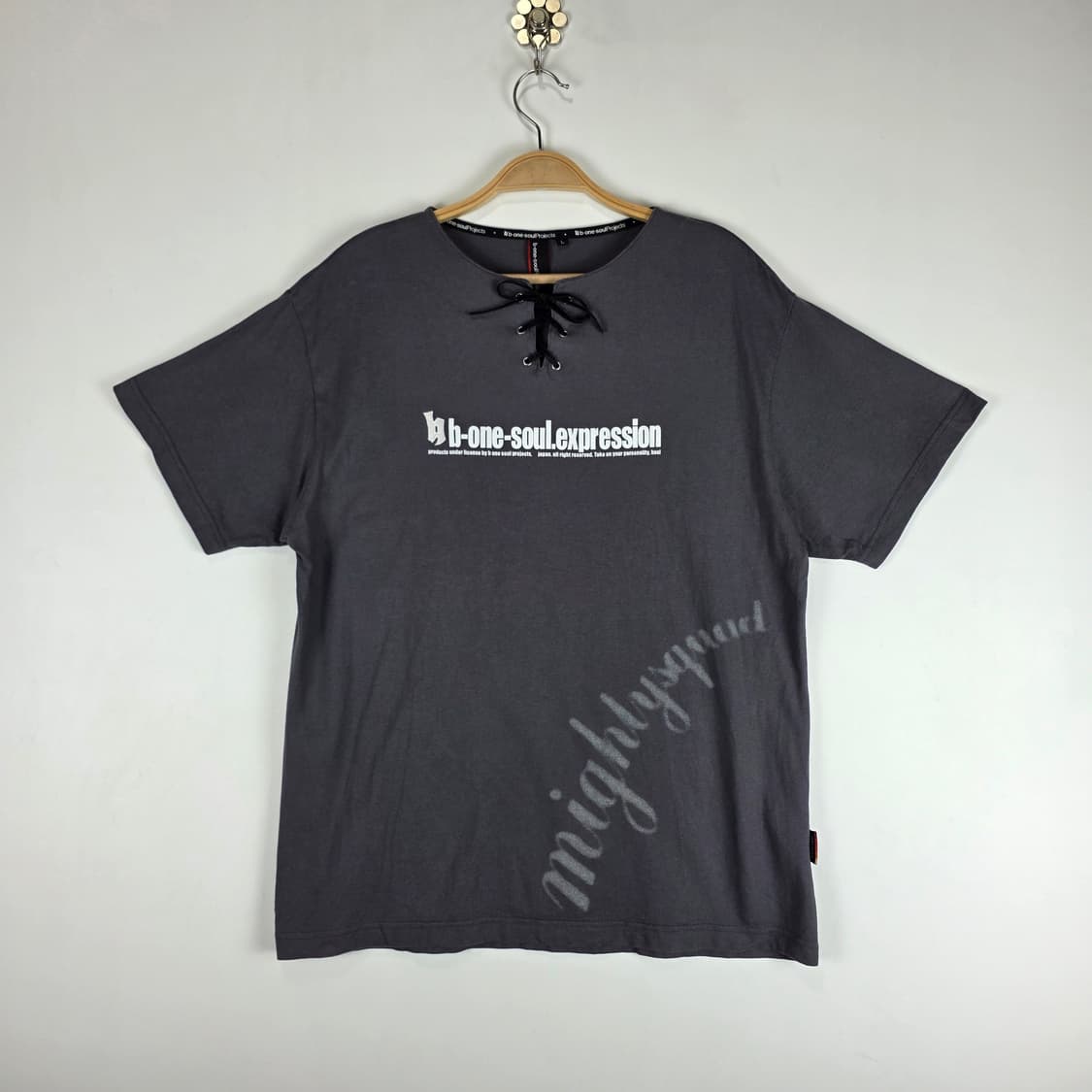 b one soul project  아일렛 티셔츠 상품이미지1