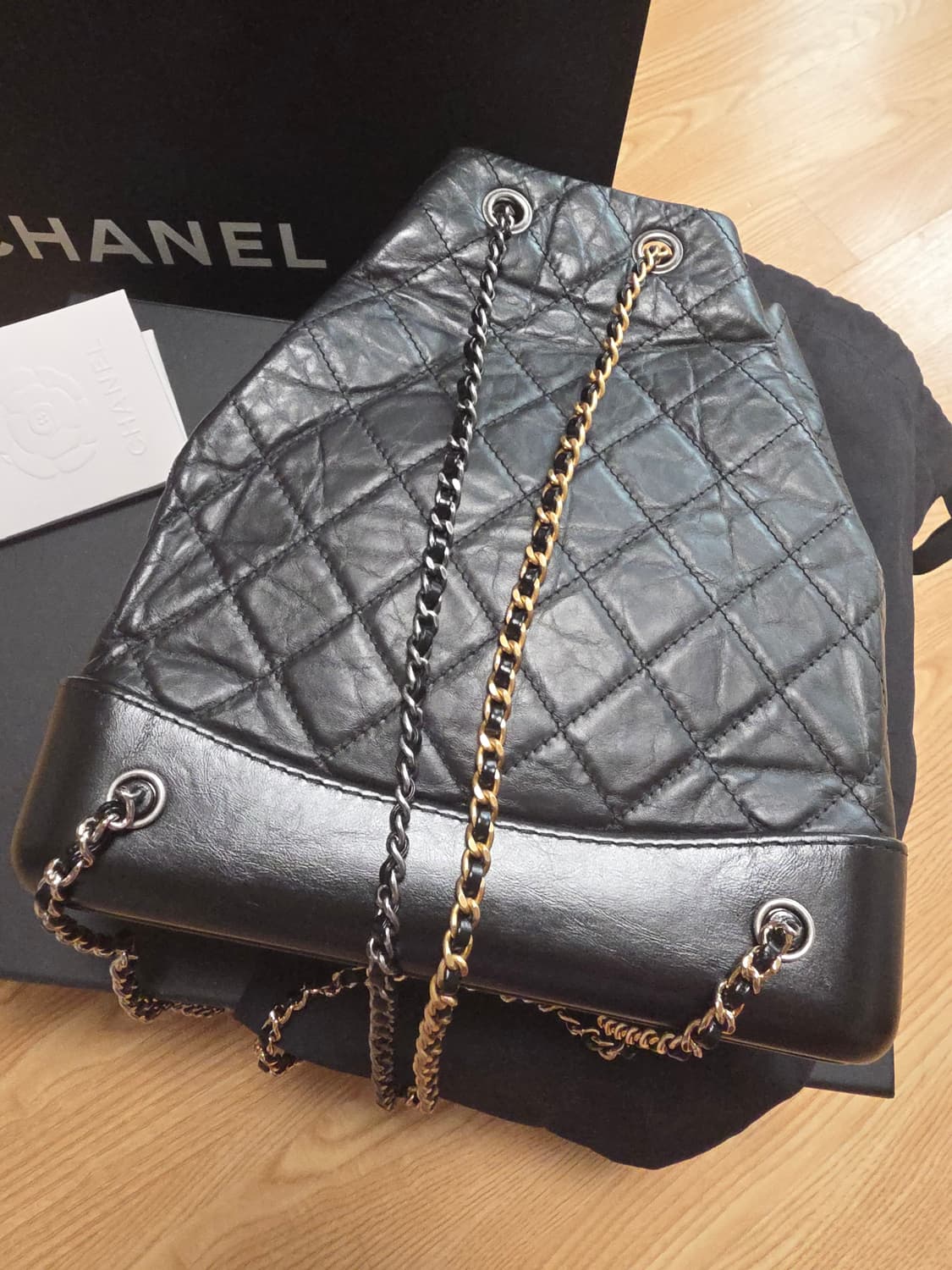 샤넬 가브리엘 백팩 미듐 블랙 상품이미지5