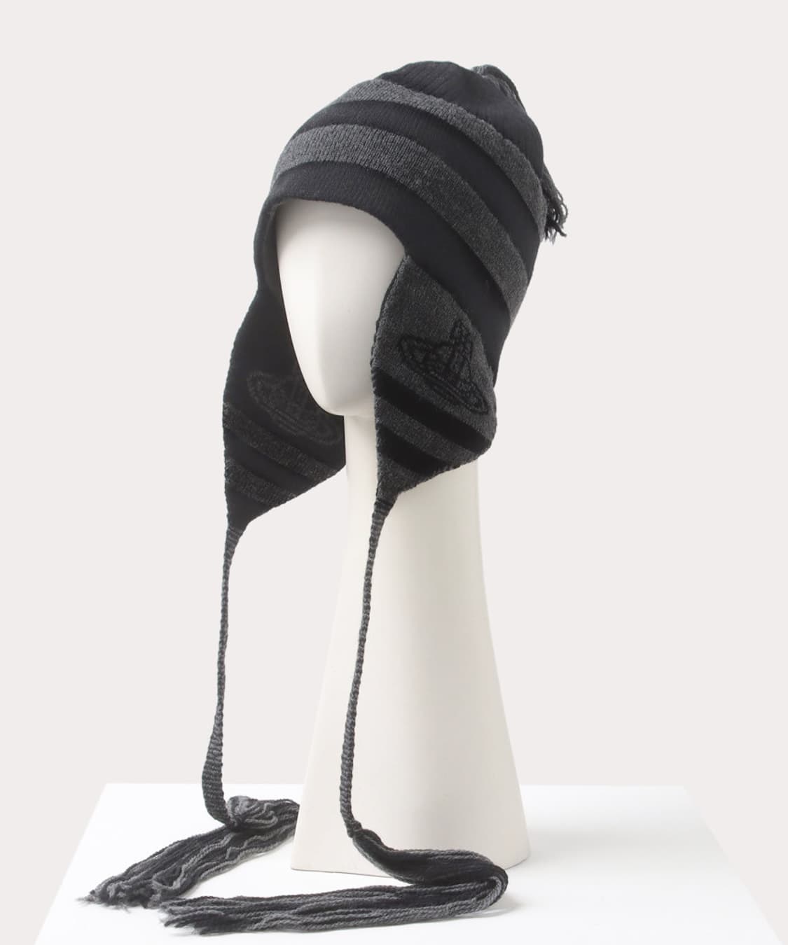 24FW 비비안웨스트우드 ORB 플랩 비니 블랙 상품이미지1