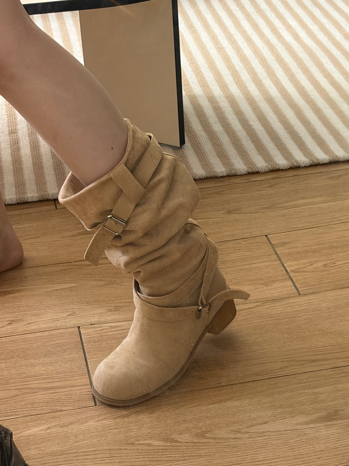 슬라우치 베이지 부츠 (240) 상품이미지1