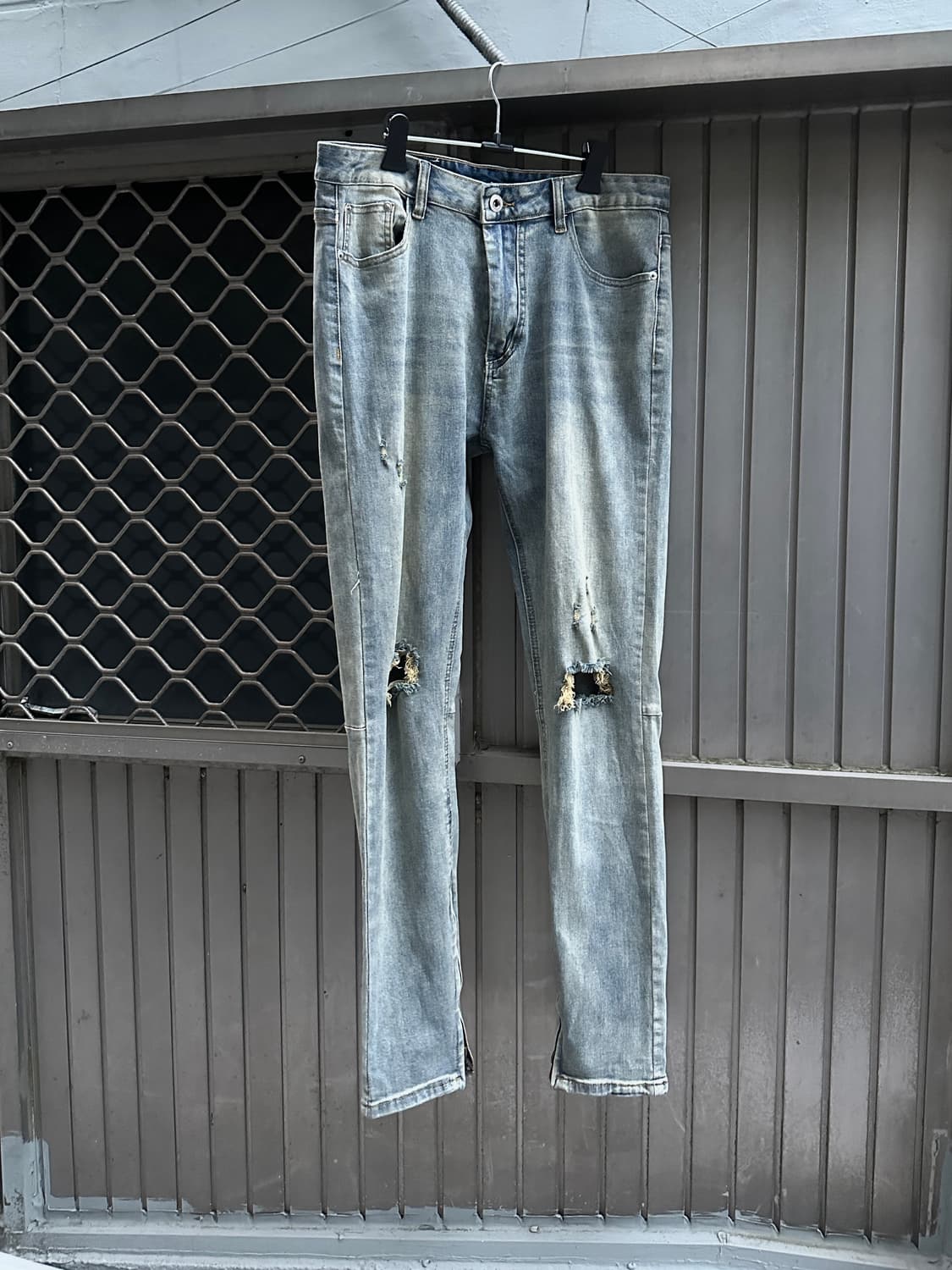 Vintage yellow washing destroyed jeans 상품이미지1