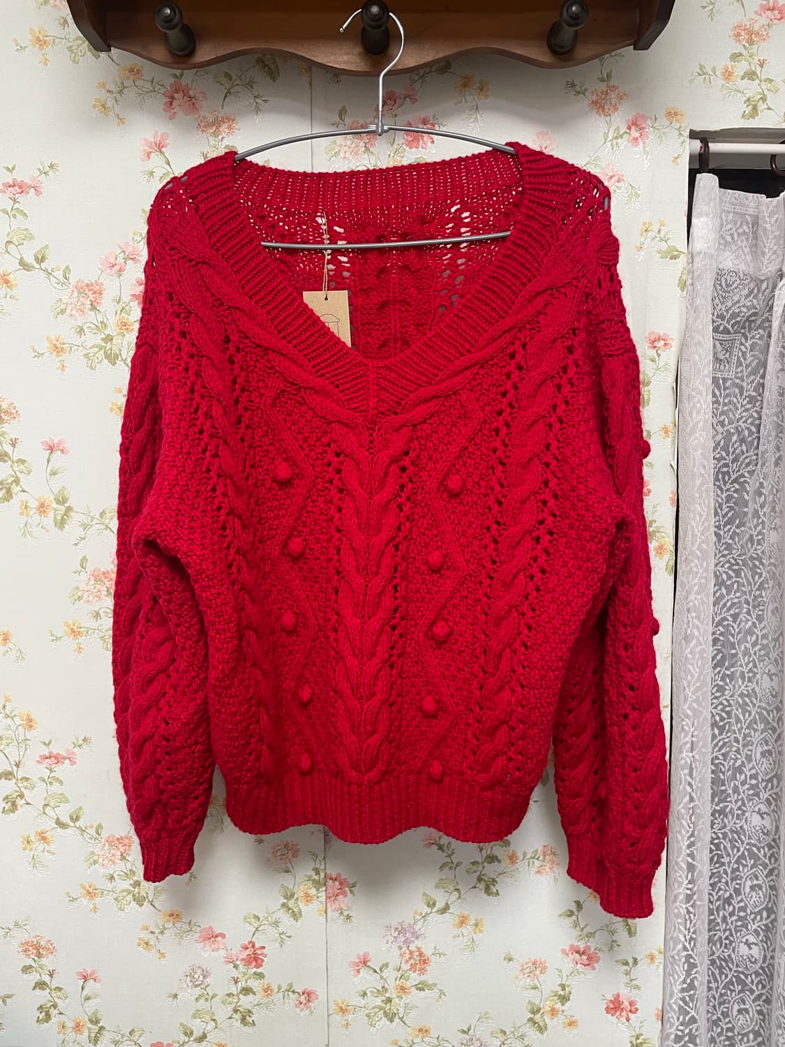 레드 브이넥 니트 상품이미지1