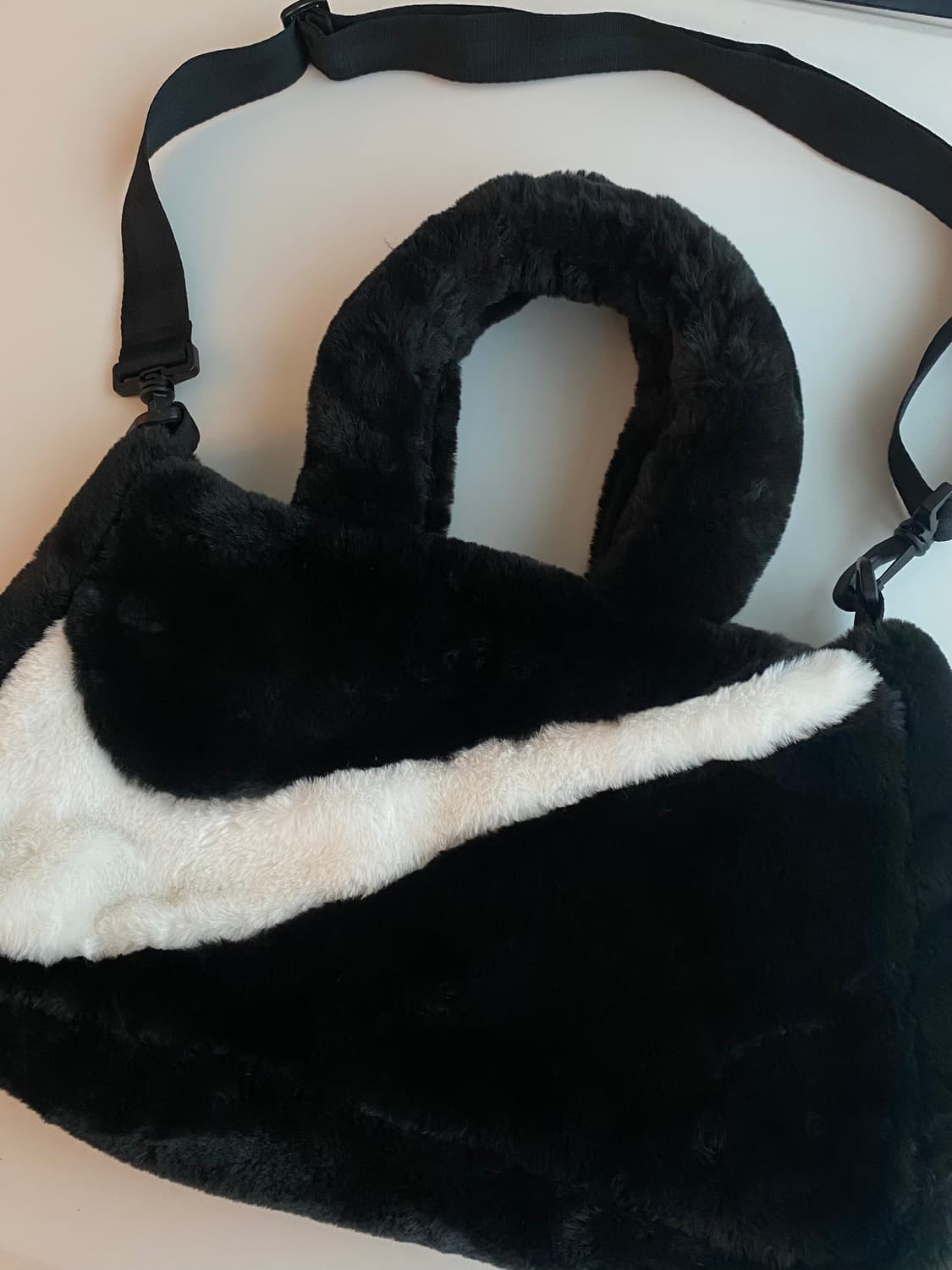 나이키 빅스우시 퍼 크로스백 상품이미지6