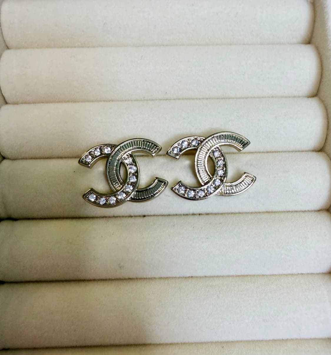 샤넬 샴페인골드 CC 언발장식 귀걸이 업사이클링 상품이미지1
