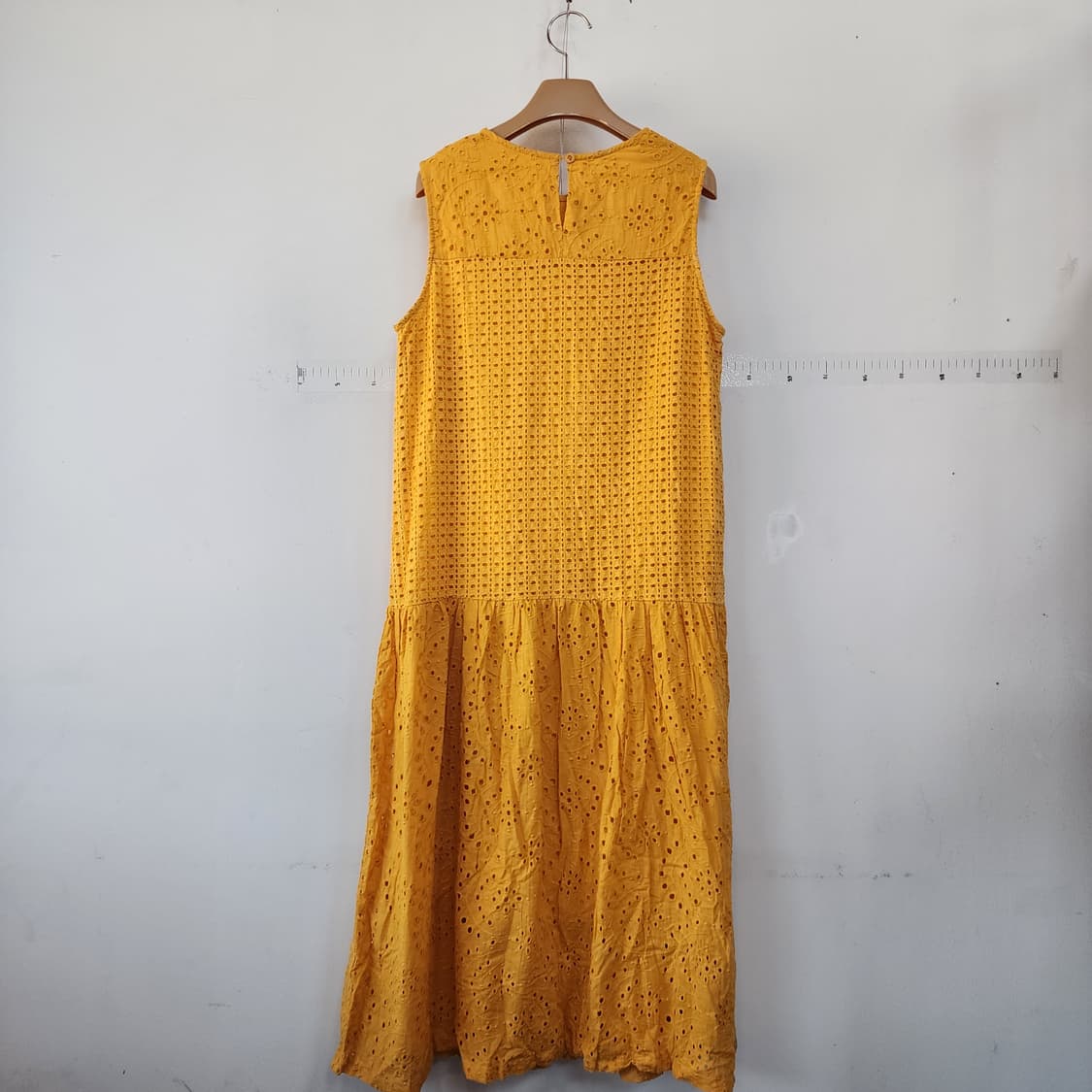옐로우 아일렛 펀칭 롱 원피스 상품이미지3