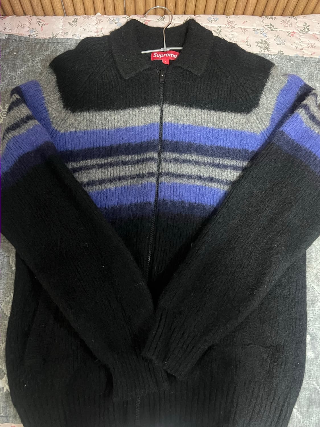 슈프림 브러쉬드 백로고 울 스웨터 집업 상품이미지3