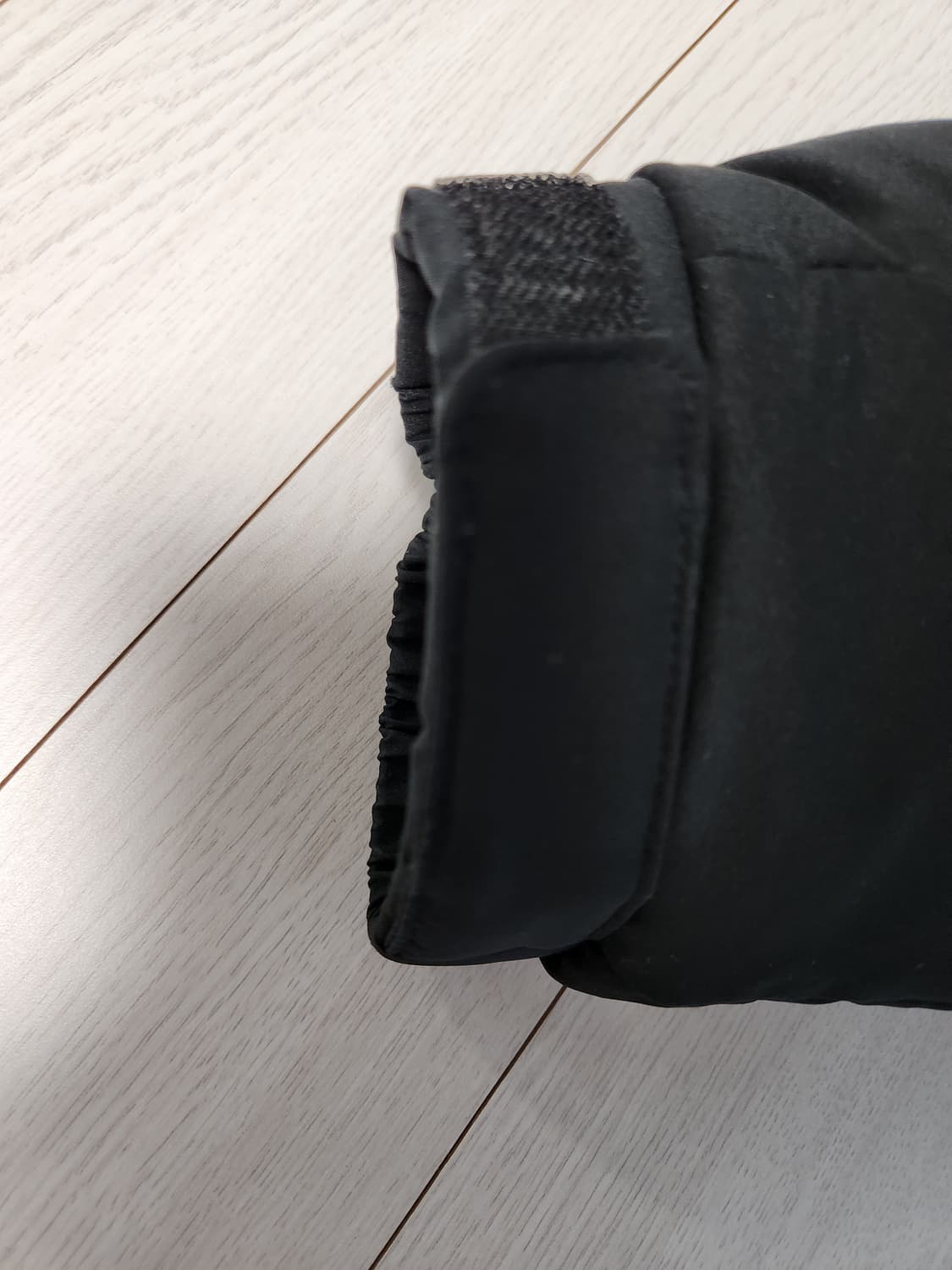 새상품급)르카프 블랙 롱패딩 사이즈M

오염 하자 없이 깨끗해요^^

세 상품이미지5