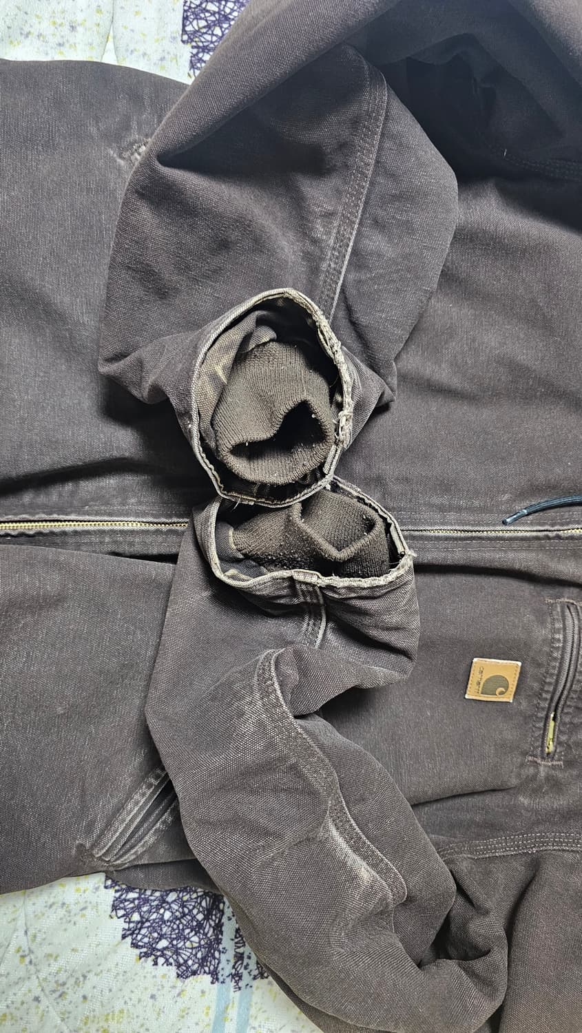 칼하트 시에라 J141 DKB  L 사이즈 판매합니다 상품이미지3