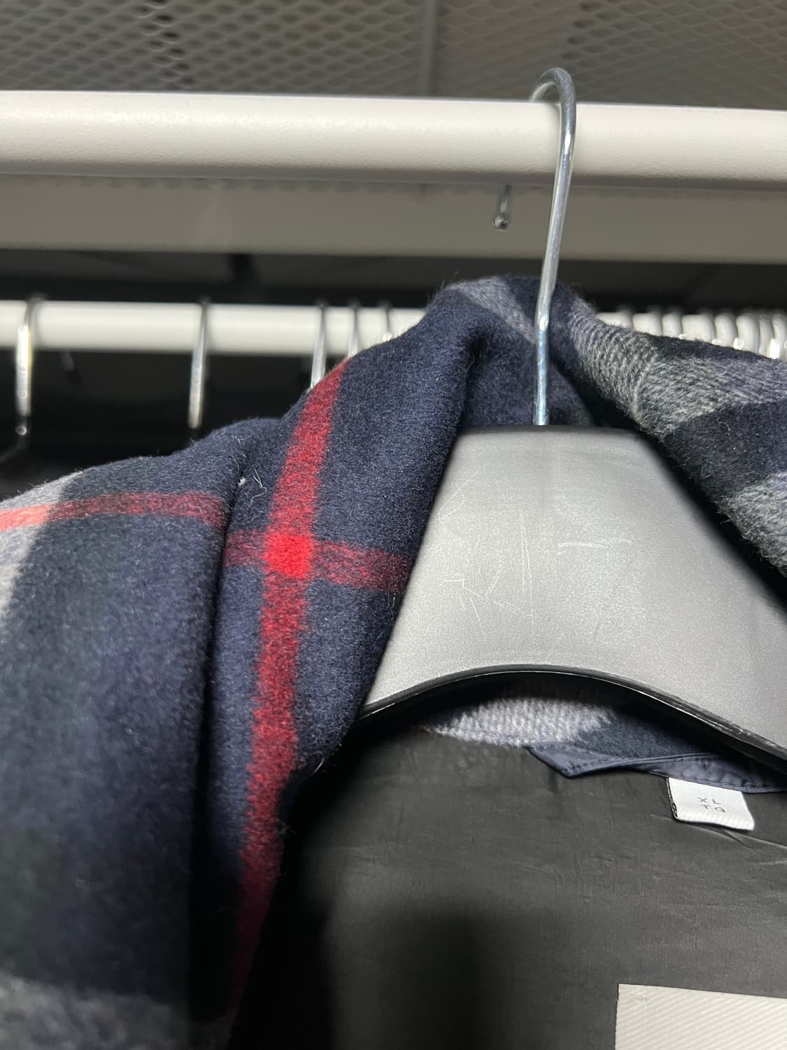 버버리 남자 롱패딩 XL 네이비 상품이미지4