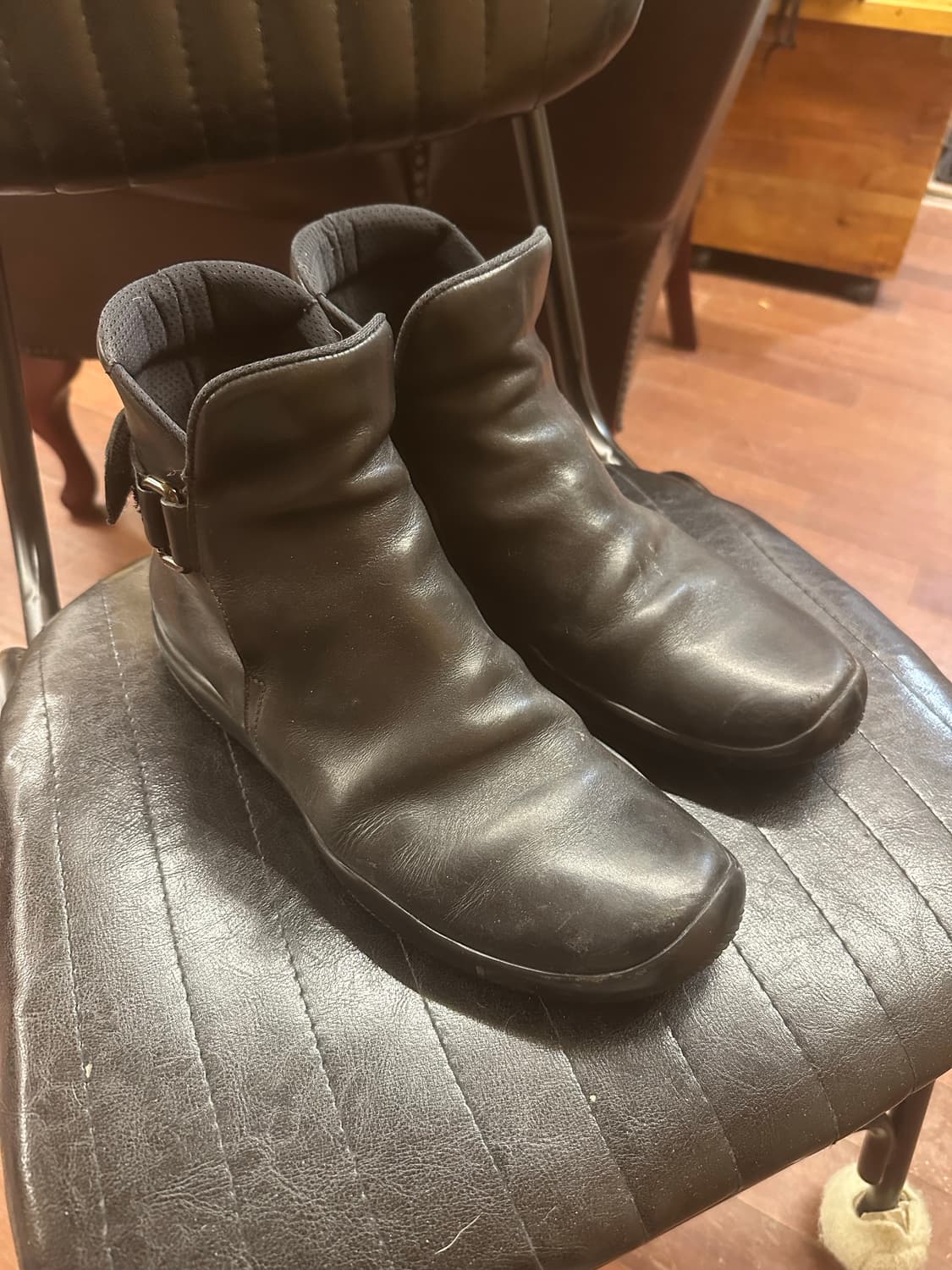 Prada Black Leather Ankle Boots 상품이미지1