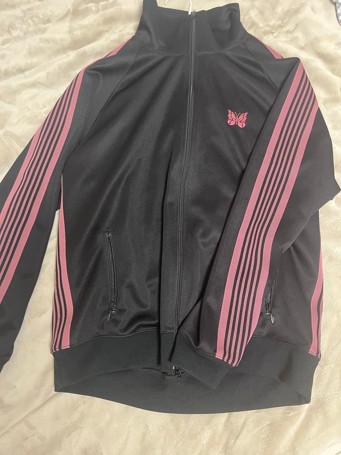 니들스 트랙자켓 블랙/핑크 상품이미지1