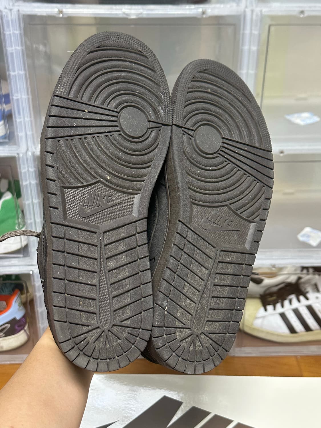 나이키 조던 1 og 트래비스 스캇 벨벳 브라운 280 상품이미지3