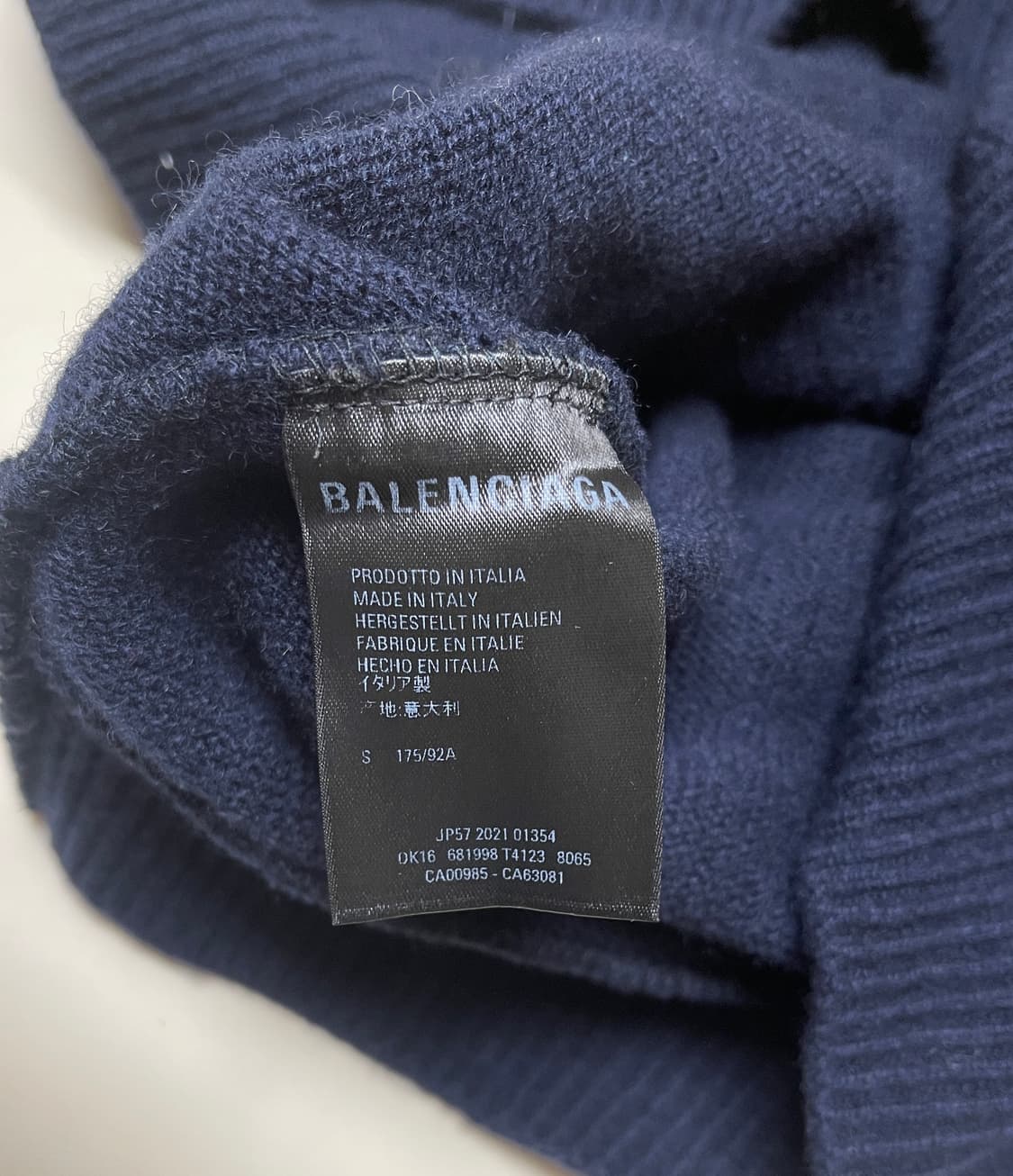 발렌시아가 유니티 캐시미어 니트 상품이미지5