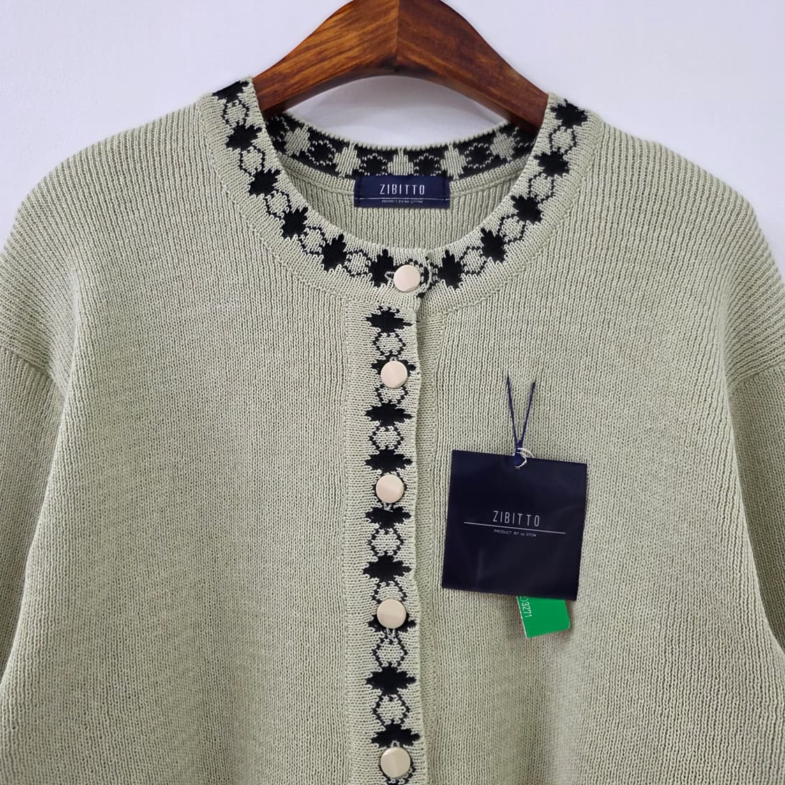 ZIBITTO 라이트카키 배색 자수 라운드 가디건 상품이미지3