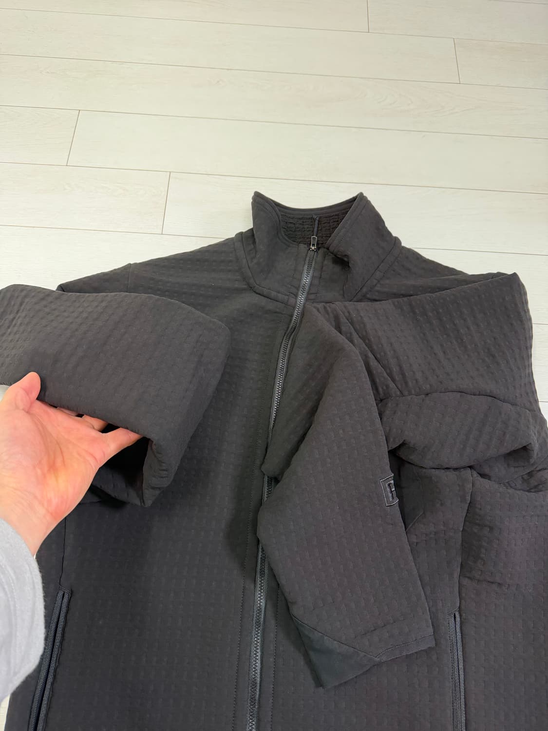 파타고니아 R2  자켓 블랙 M 사이즈  사진찍고 절대 안입습니다  상태 상품이미지2