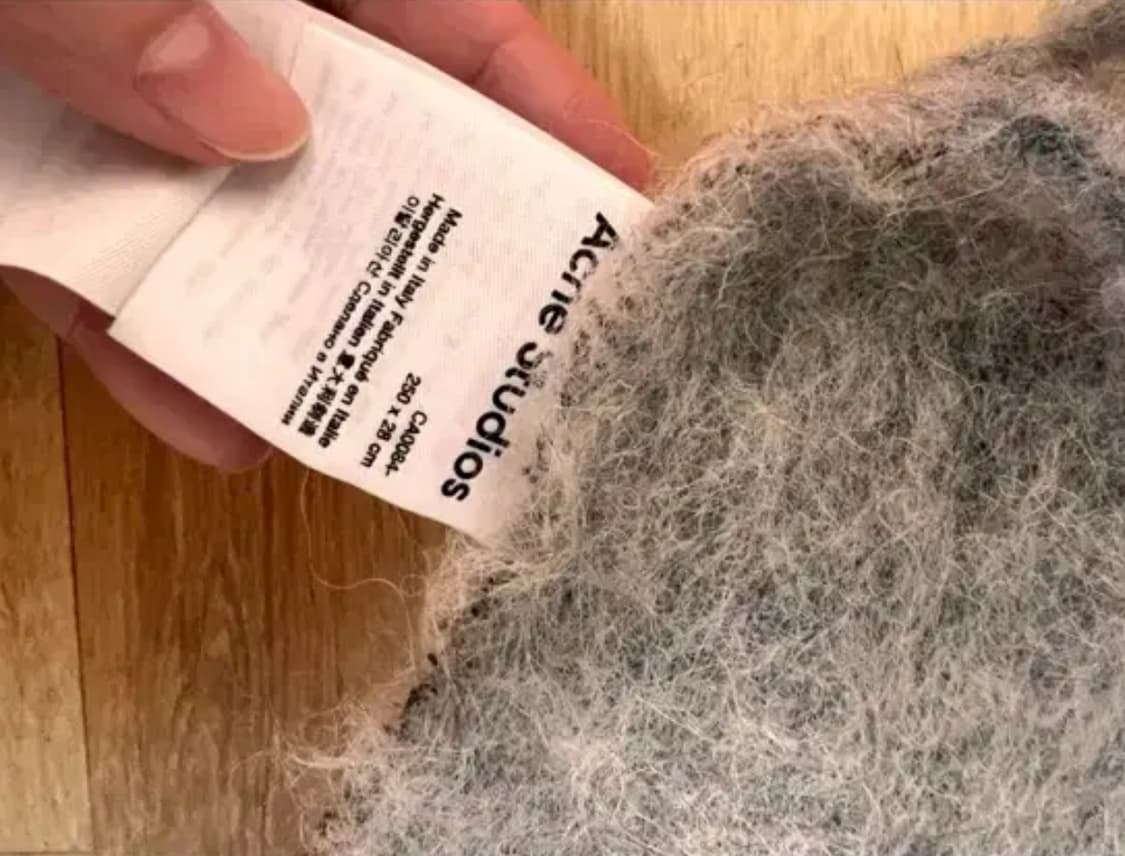 아크네 모헤어 머플러 상품이미지2