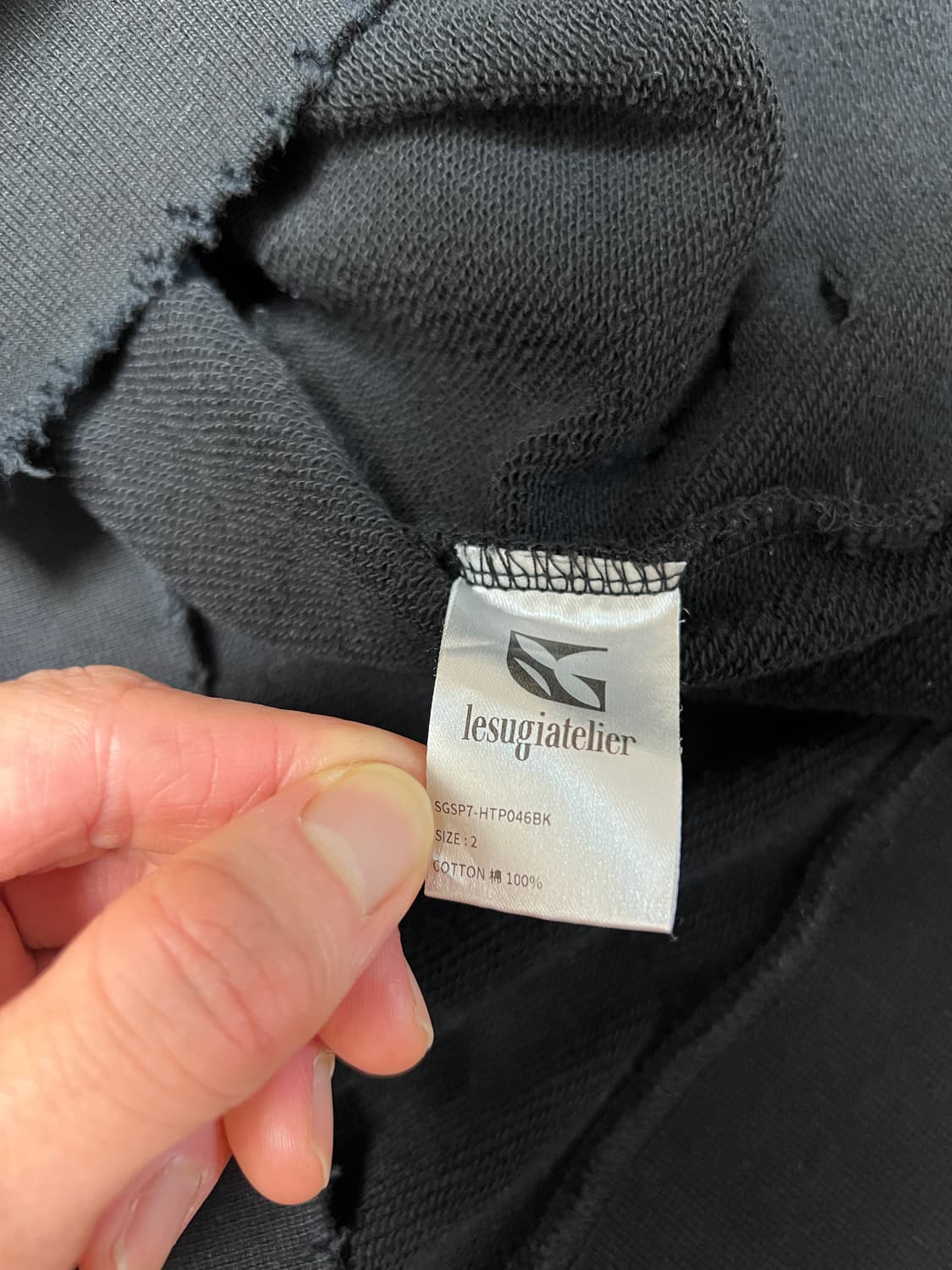 [2] lesugiatelier 펀칭 디스 후드티 블랙 상품이미지5