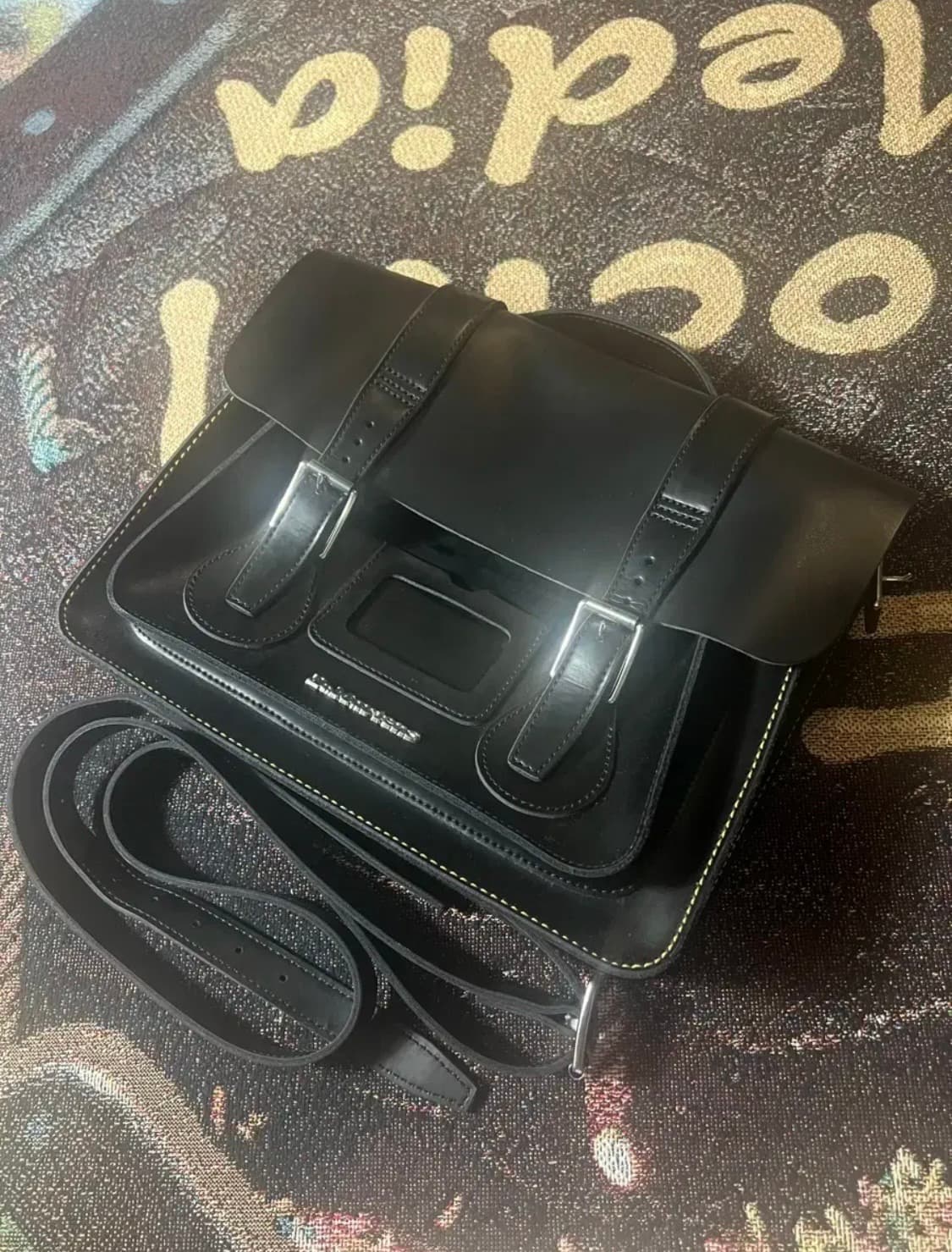 닥터마틴 13인치 레더 사첼 블랙 뱍 상품이미지3