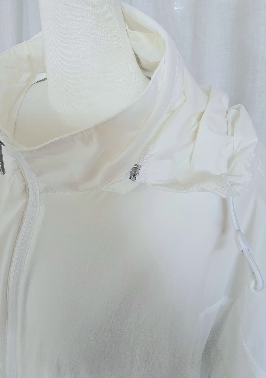 안다르 클리어 페더 미들 윈드자켓 화이트 4사이즈(M~L) / 바람막이 상품이미지3