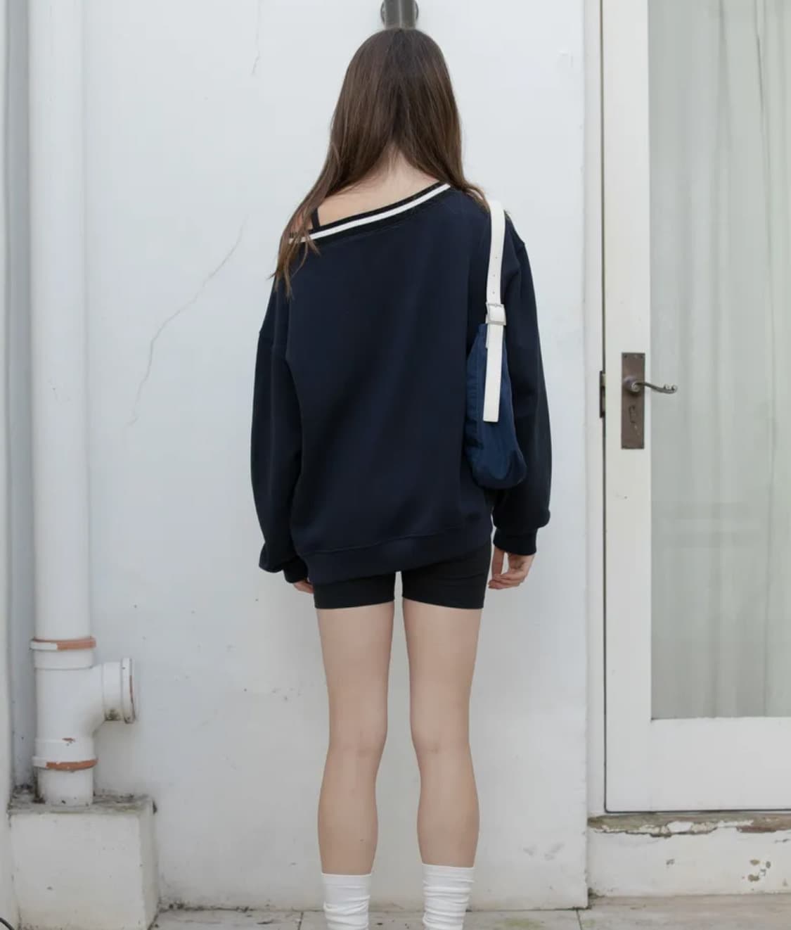 (미착용 새상품) 디망쉬 스포티 오버사이즈 스웻셔츠 (네이비) 상품이미지4