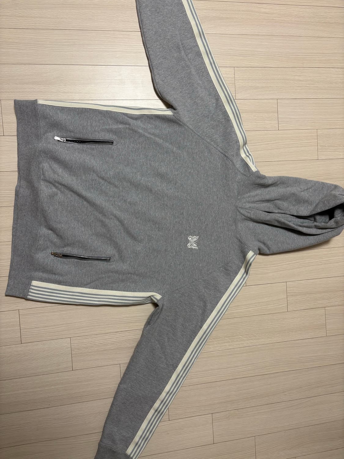 니들스 트랙 후드 상품이미지3