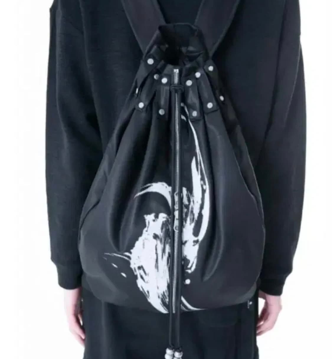 디프런트이즈 오케이 블랙 백팩 상품이미지2