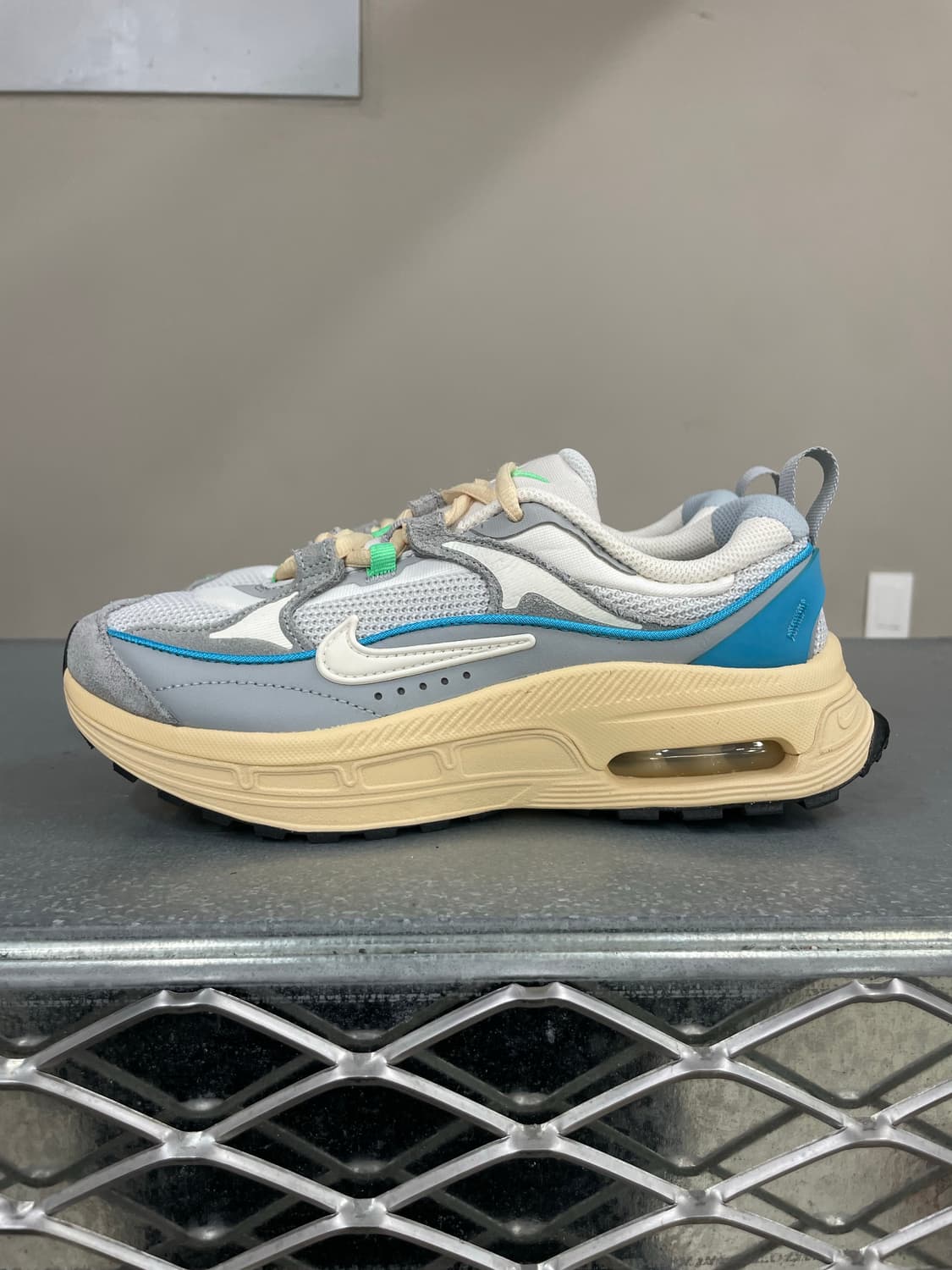 나이키 에어맥스 블리스 235(w) 상품이미지1