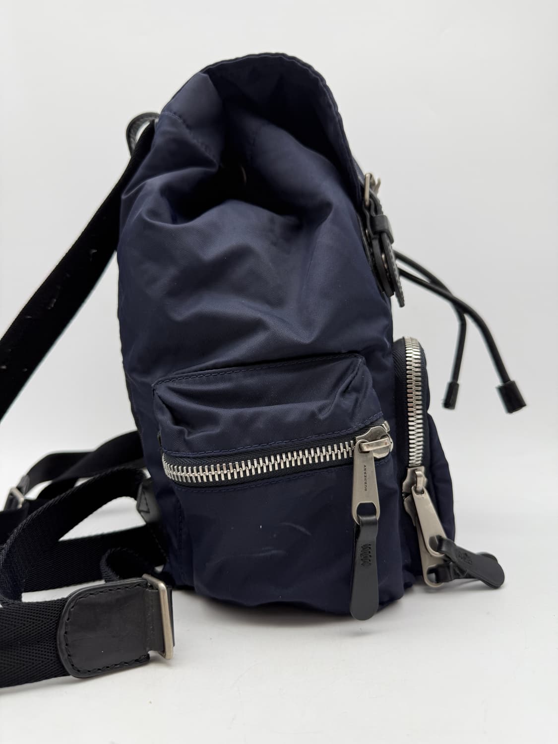 버버리 네이비 나일론 럭색 백팩 상품이미지3
