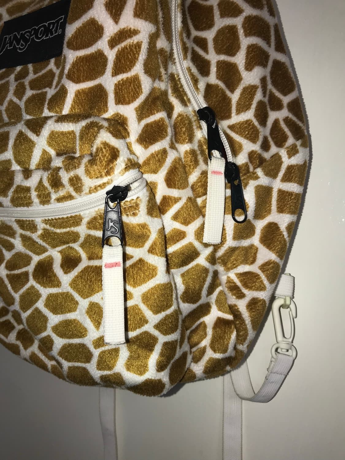JANSPORT Reversible Giraffe Pattern Back 상품이미지6