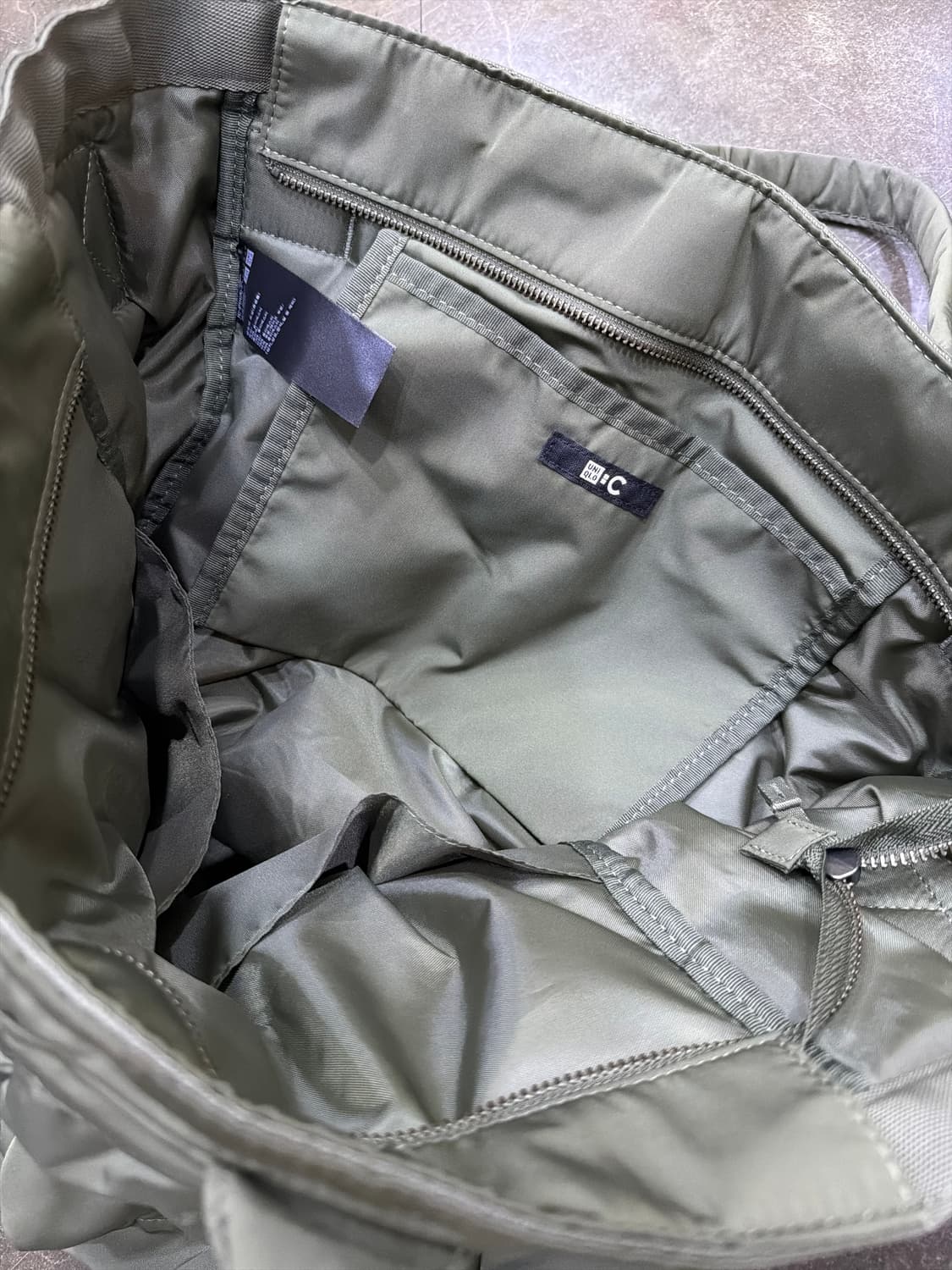 유니클로 C 2Way 유틸리티 숄더 토트백 올리브 상품이미지7