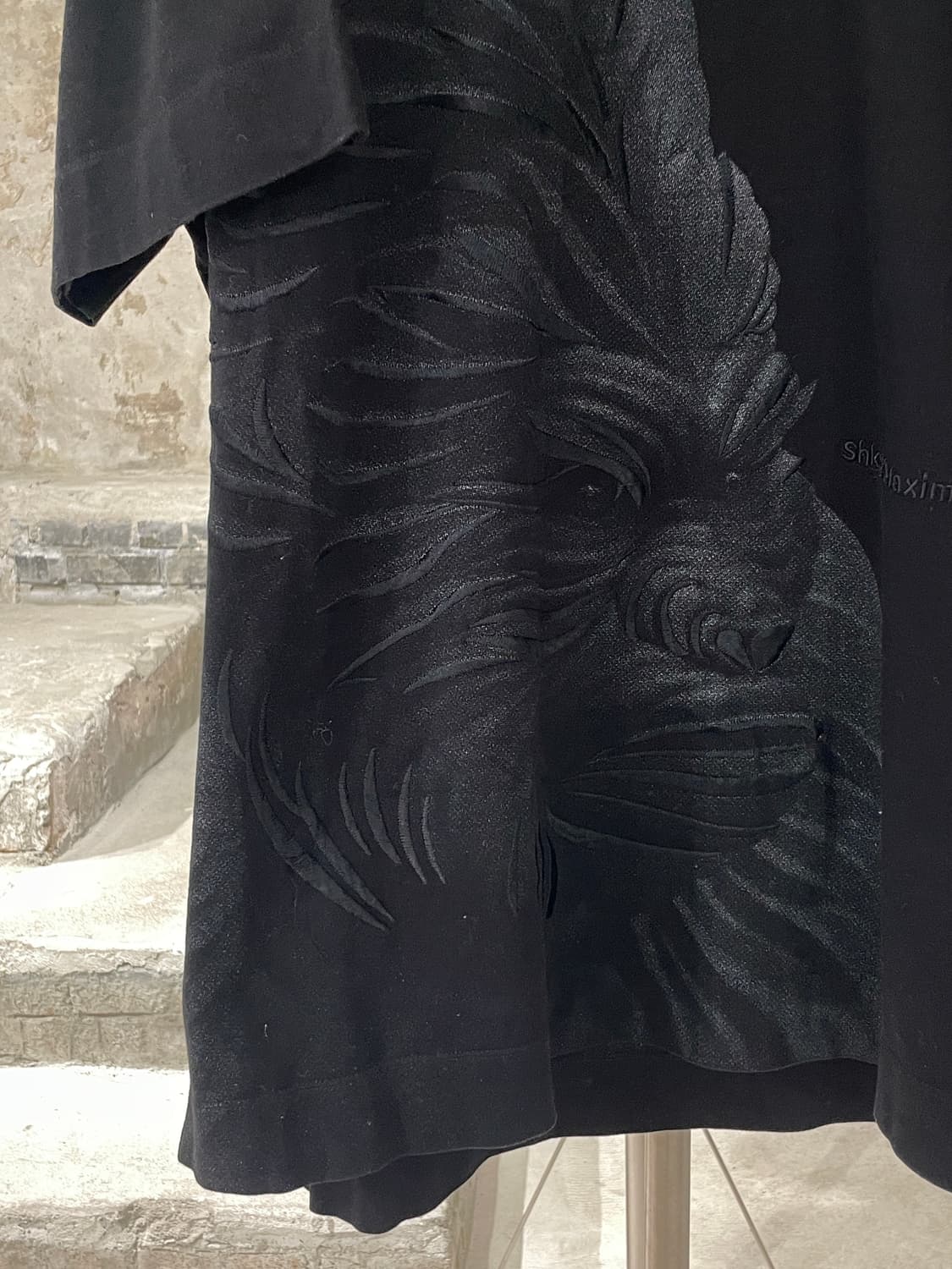 준지 x 슈크렛 막심 블랙 고릴라 오버 하프티 상품이미지4