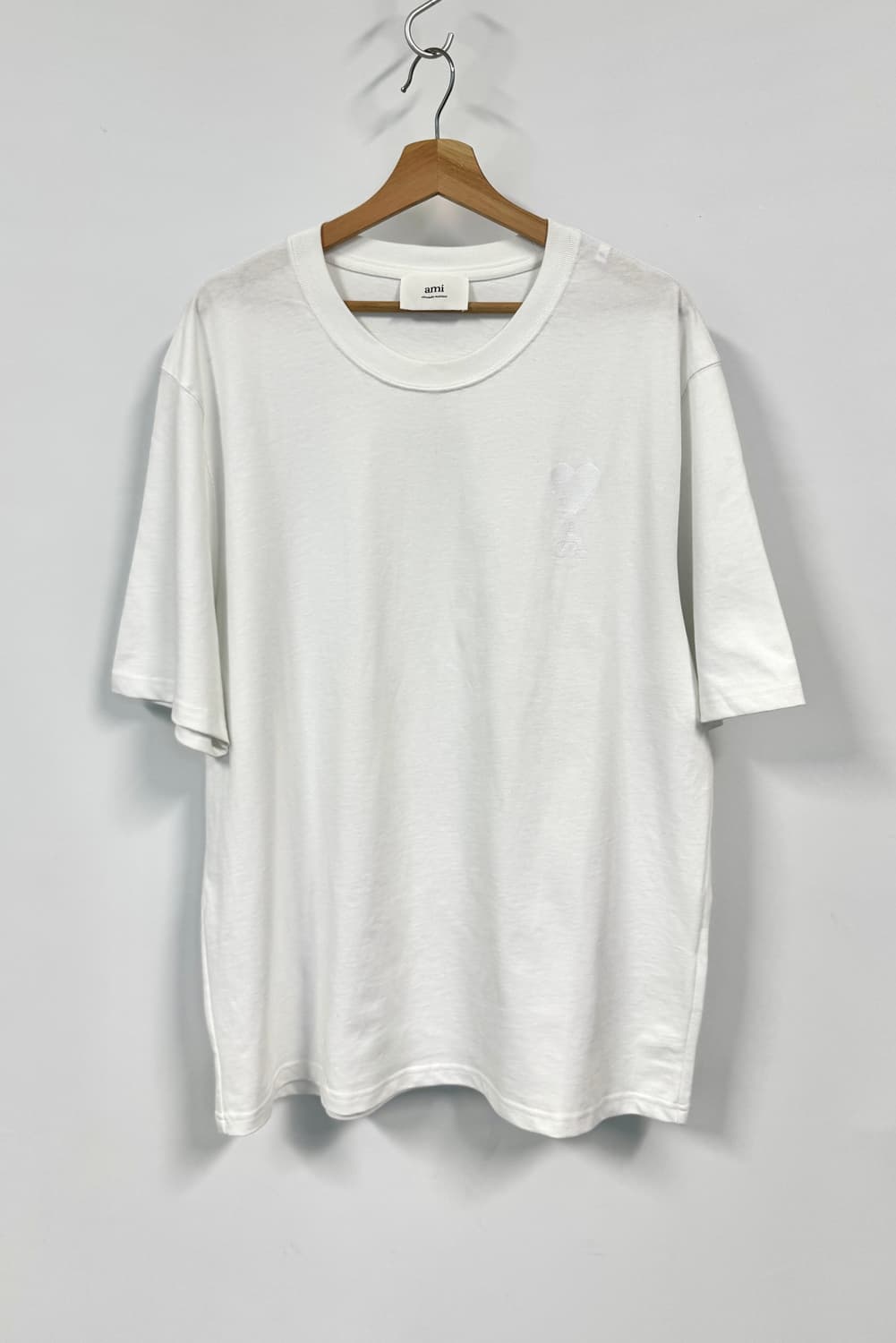 AMI PARIS 아미 톤앤톤 빅하트 자수로고 화이트 반팔티 XL 상품이미지1