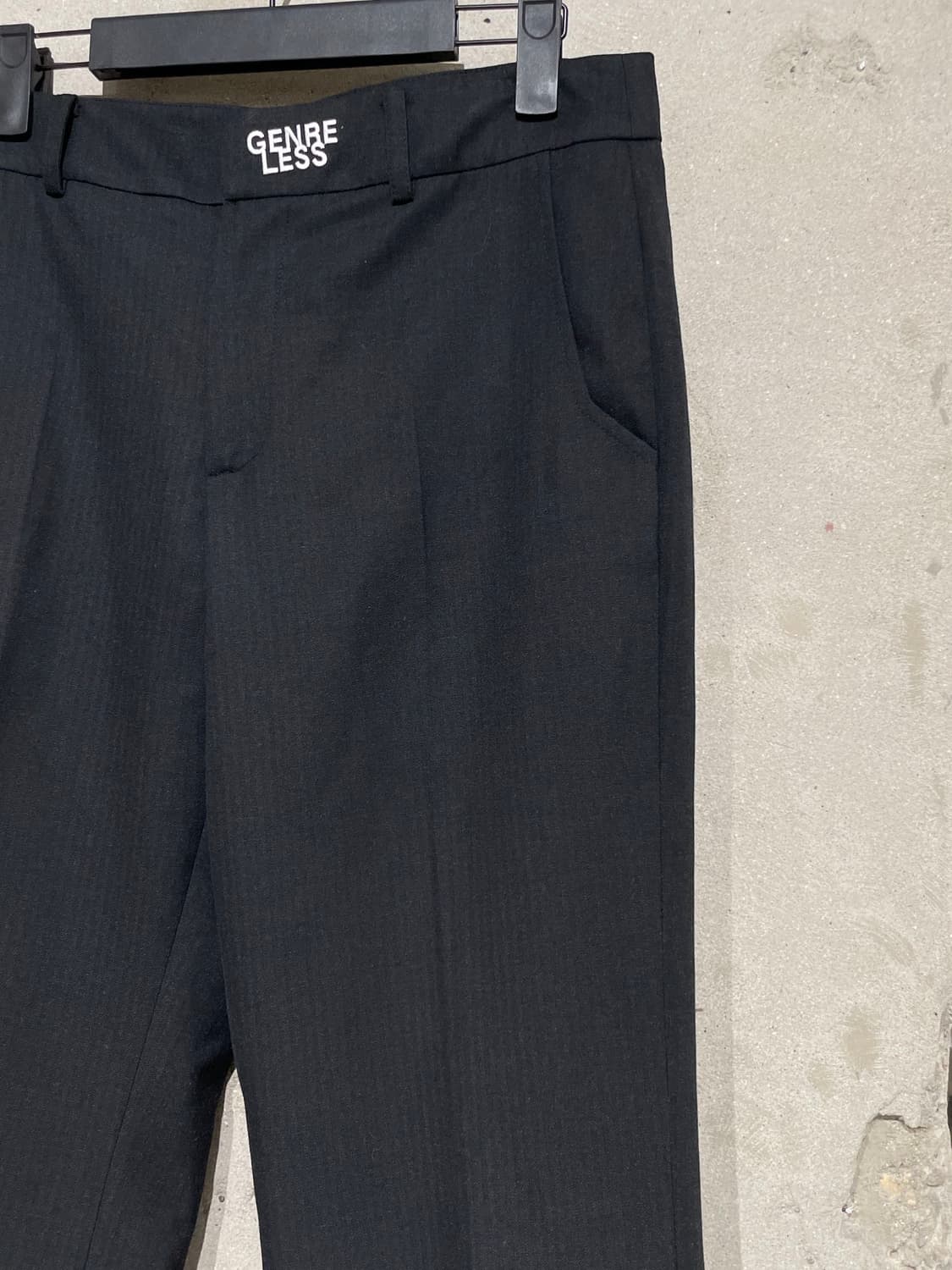 아더에러 블랙 장르리스 햄 패널 슬랙스 상품이미지3