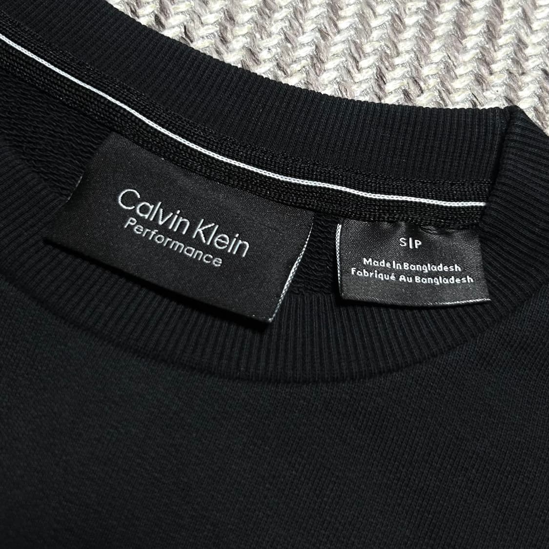 [S] Calvin 캘빈클라인 우먼즈 퍼포먼스 블랙 맨투맨 상품이미지4
