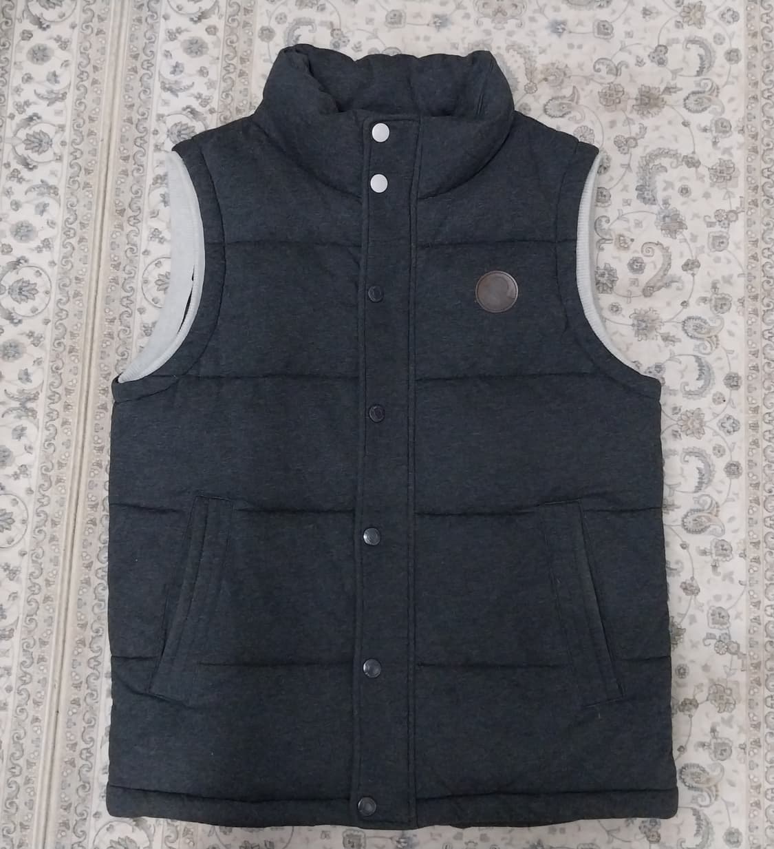 펜콧 차콜 그레이 패딩 조끼 상품이미지1