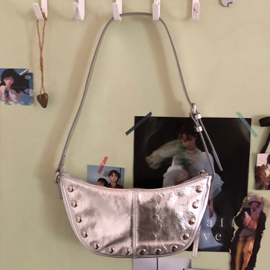 마뗑킴 stud leather shoulder bag in silver 상품이미지3