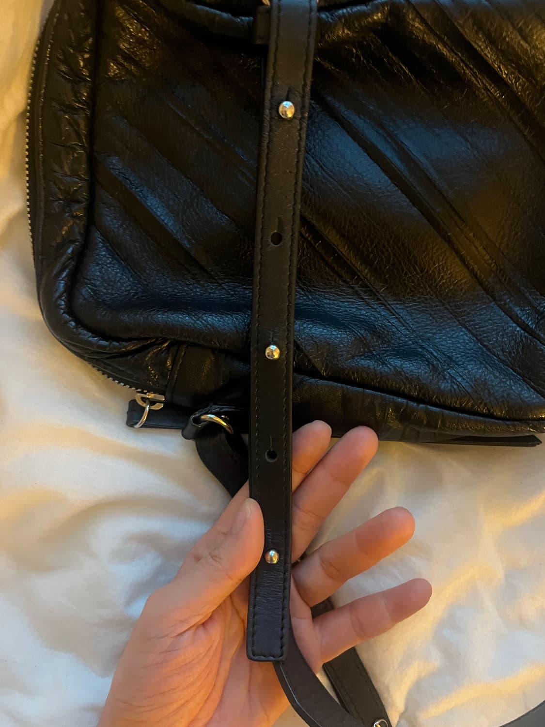 creased mini leather bag 상품이미지5