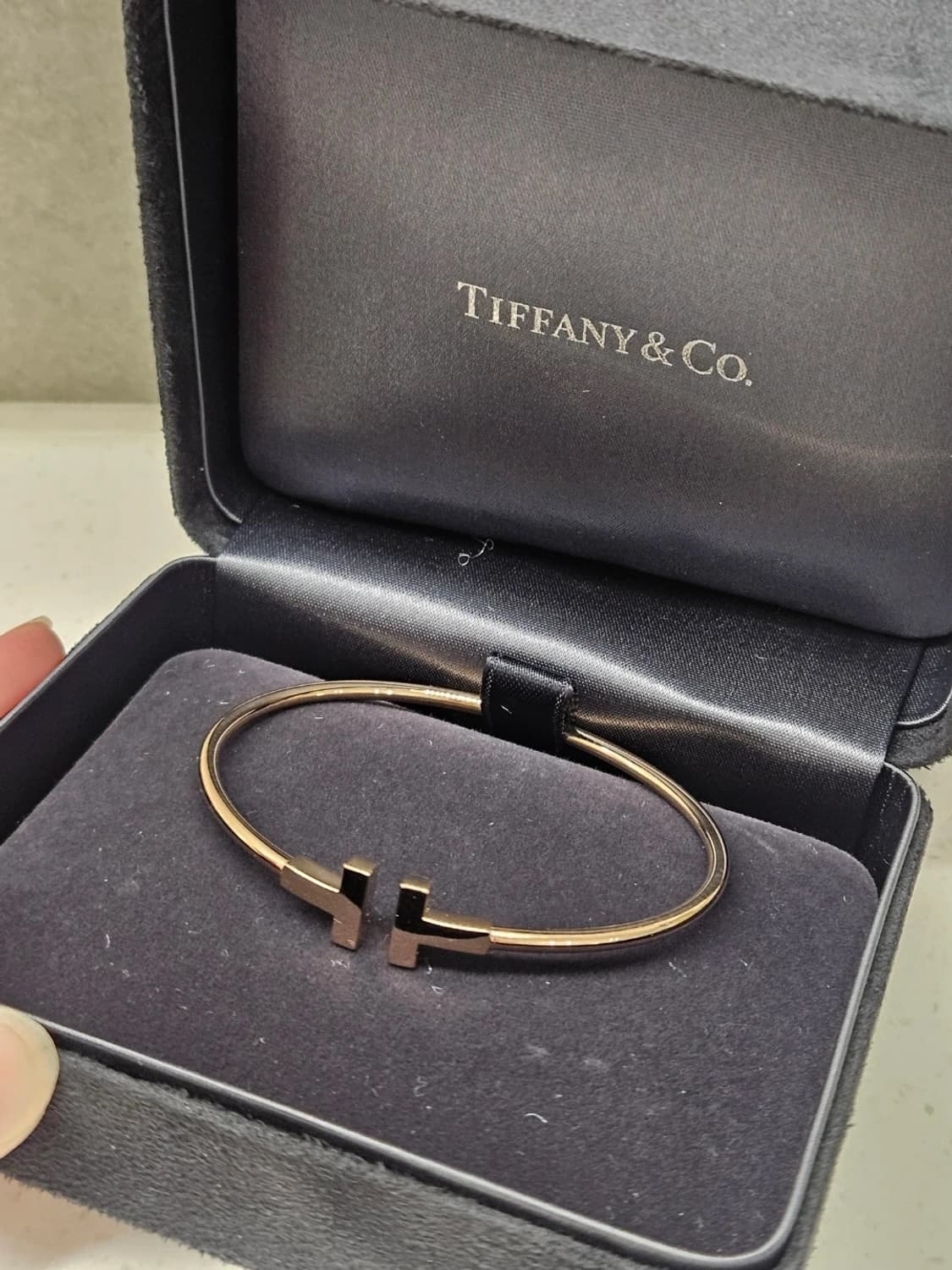 (새상품급) 티파니앤코 팔찌 T 와이어 브레이슬릿 M 상품이미지4