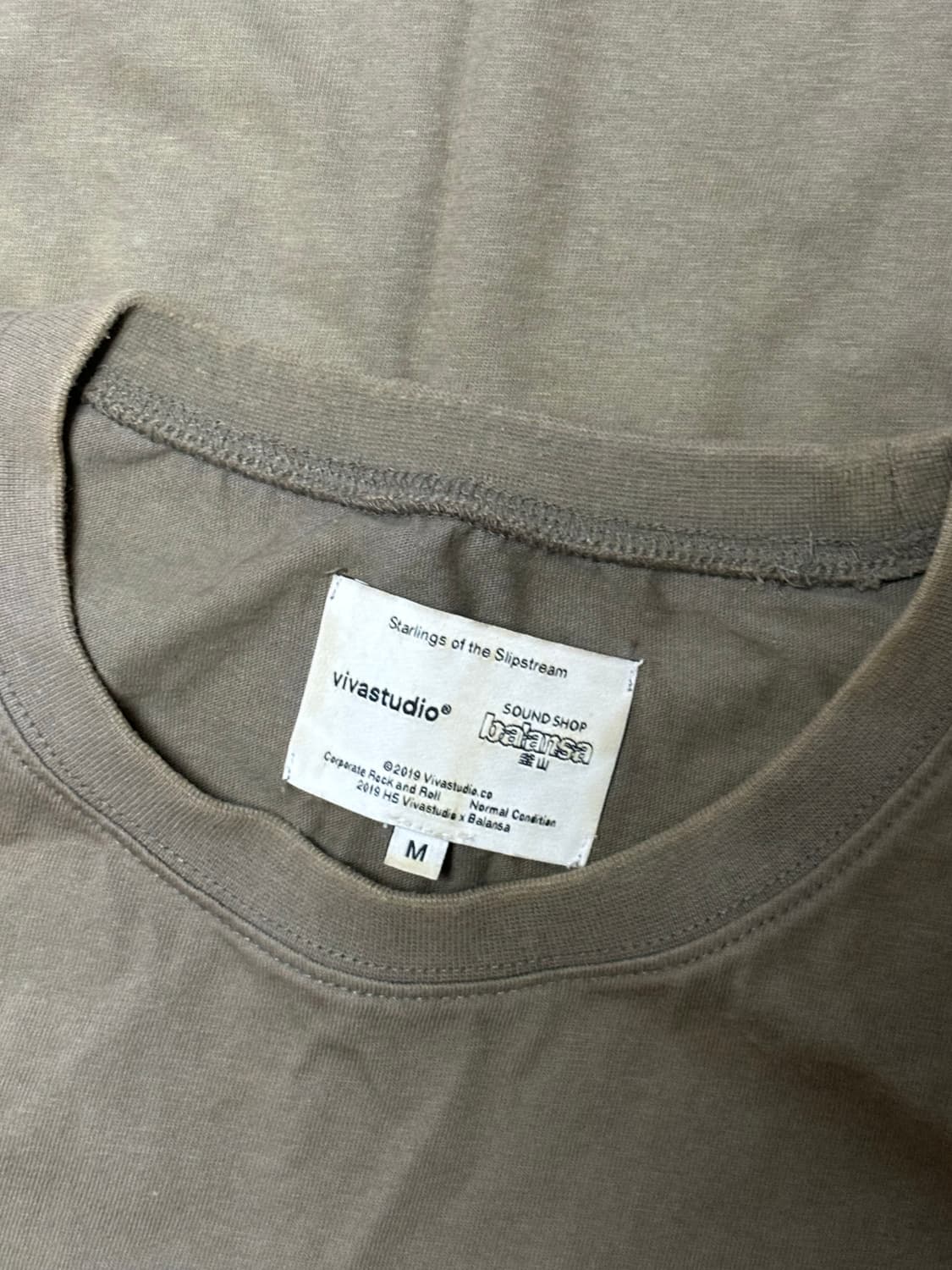 비바스튜디오x발란사 사운드샵(2019) 반팔티 상품이미지3