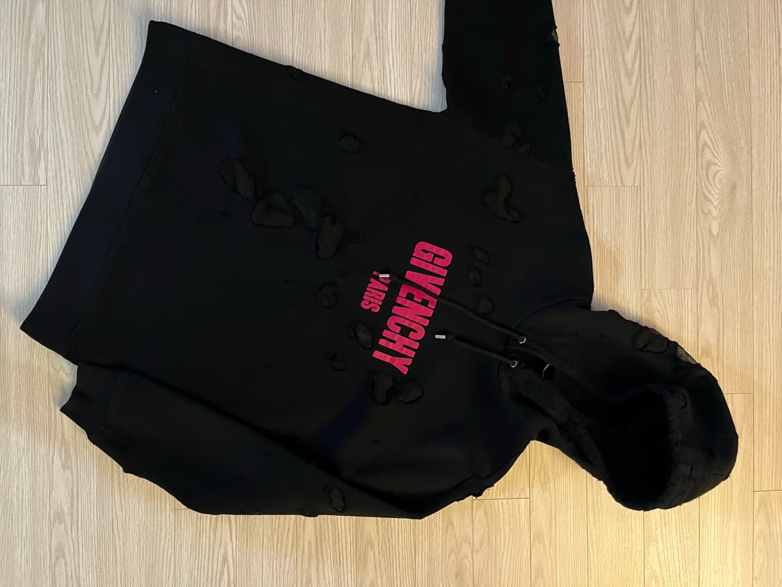 지방시 디스트레스드 블랙 후드티 상품이미지1