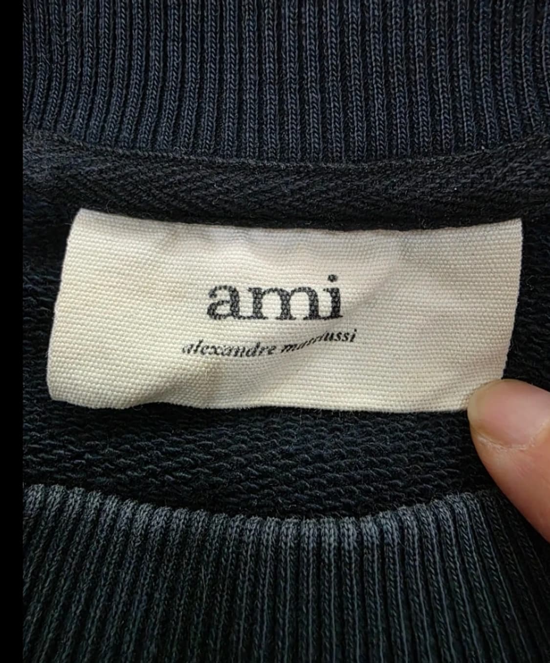 아미 AMI 블랙 하트 로고 맨투맨 95 상품이미지3