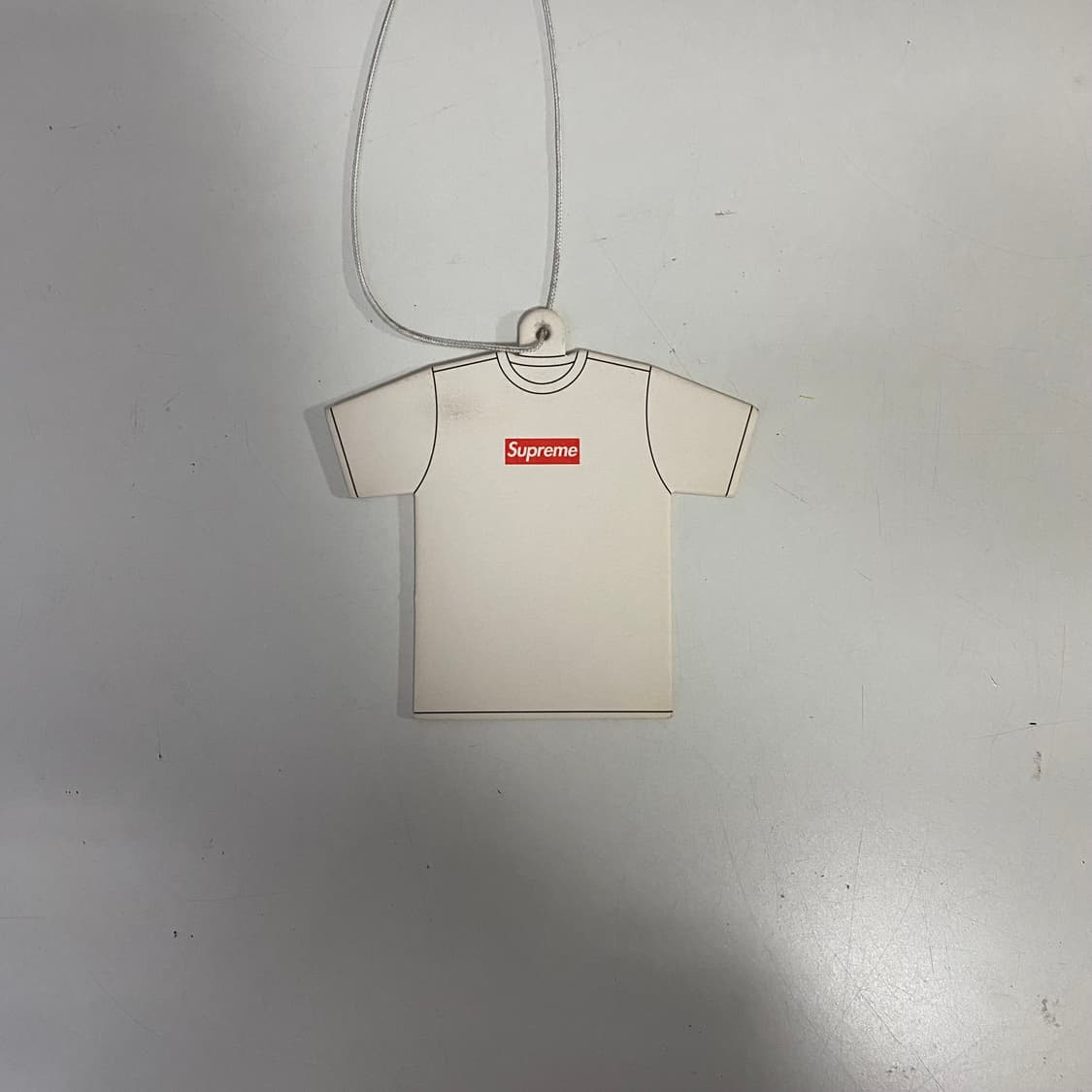 [Free] 22FW 슈프림 쿰바 티셔츠 에어 프레셔너 화이트 상품이미지1