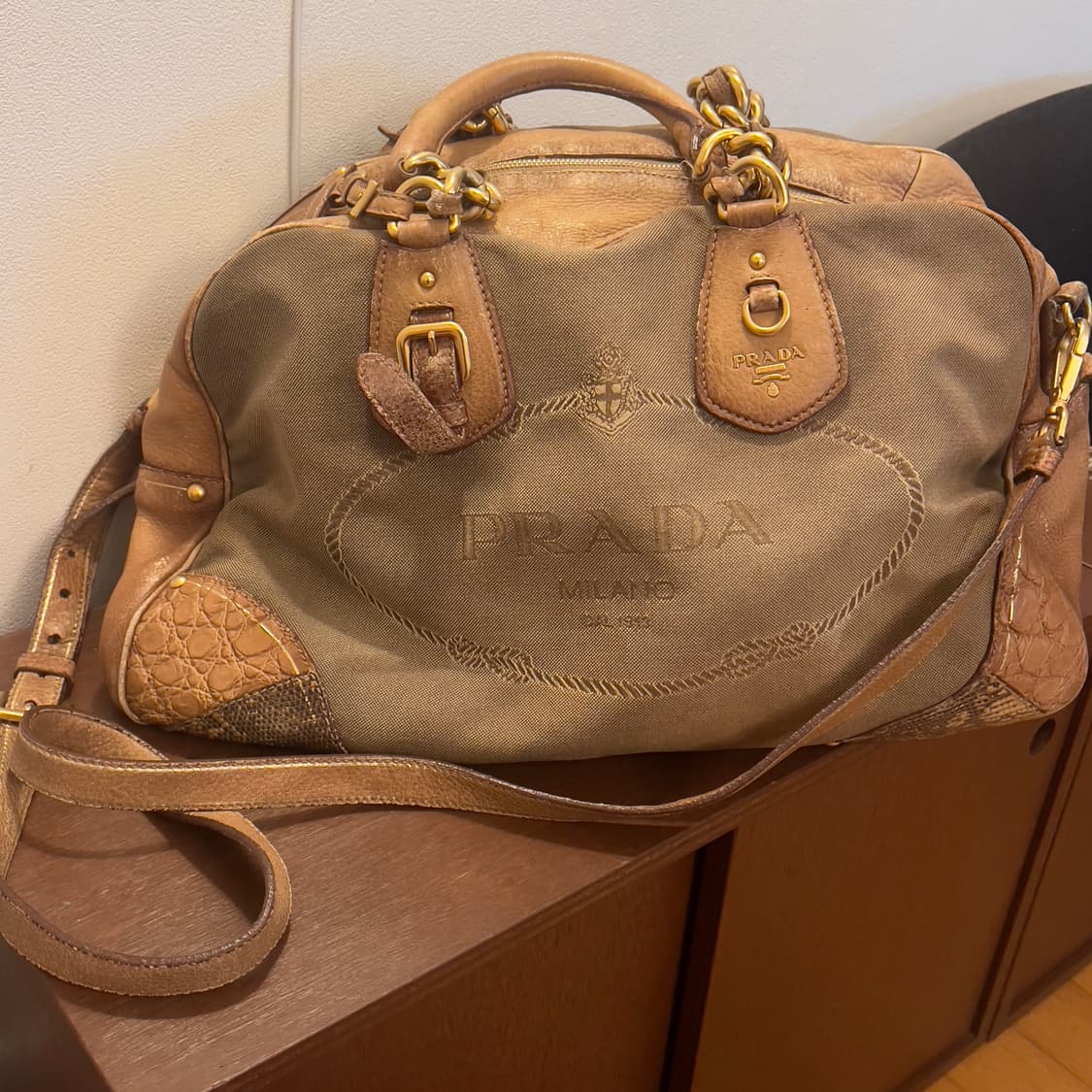 Early 2000‘s Prada Vintage Hobo bag 상품이미지7