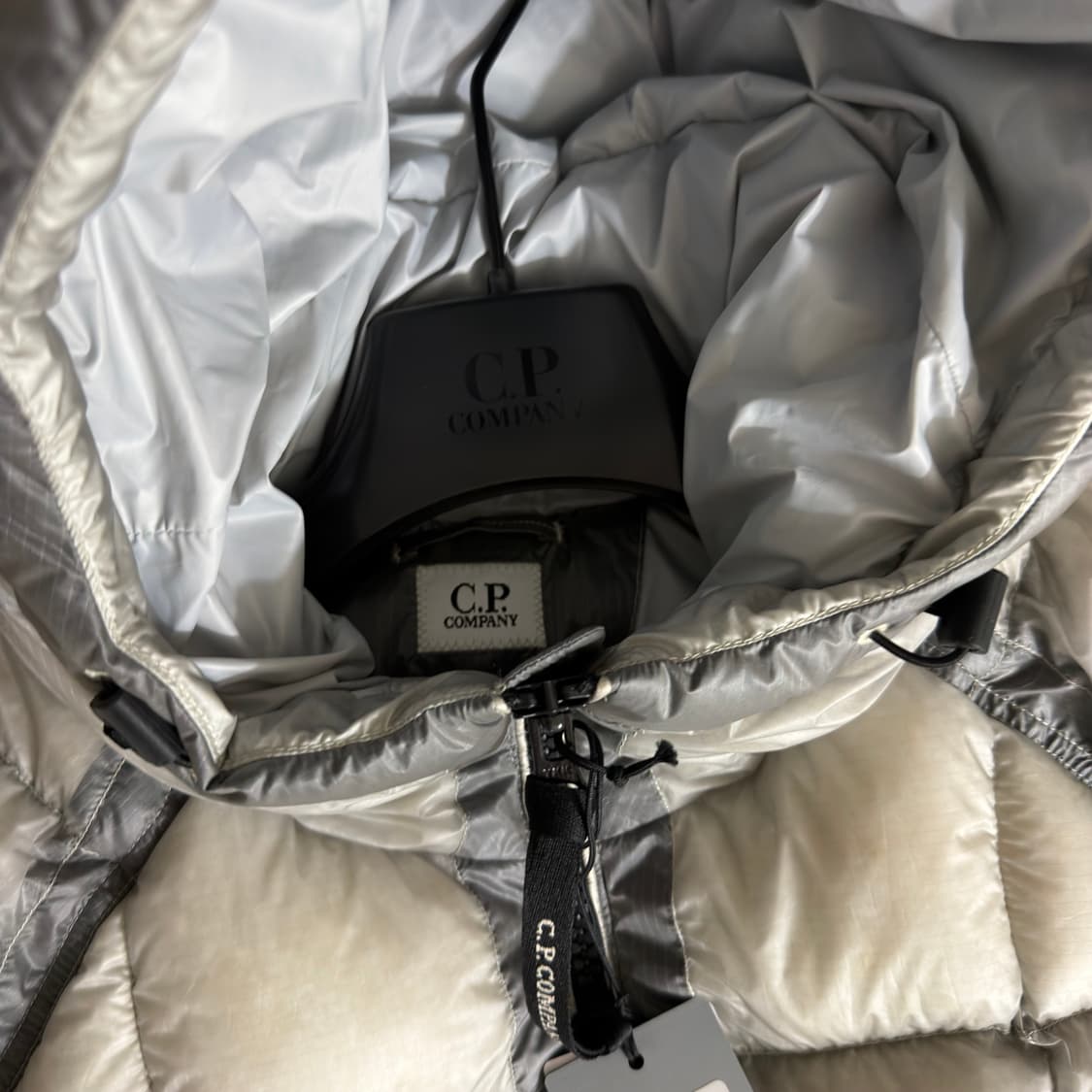 CP컴퍼니 DD쉘 디디쉘 패딩 코리아 익스클루시브 S 사이즈 상품이미지4