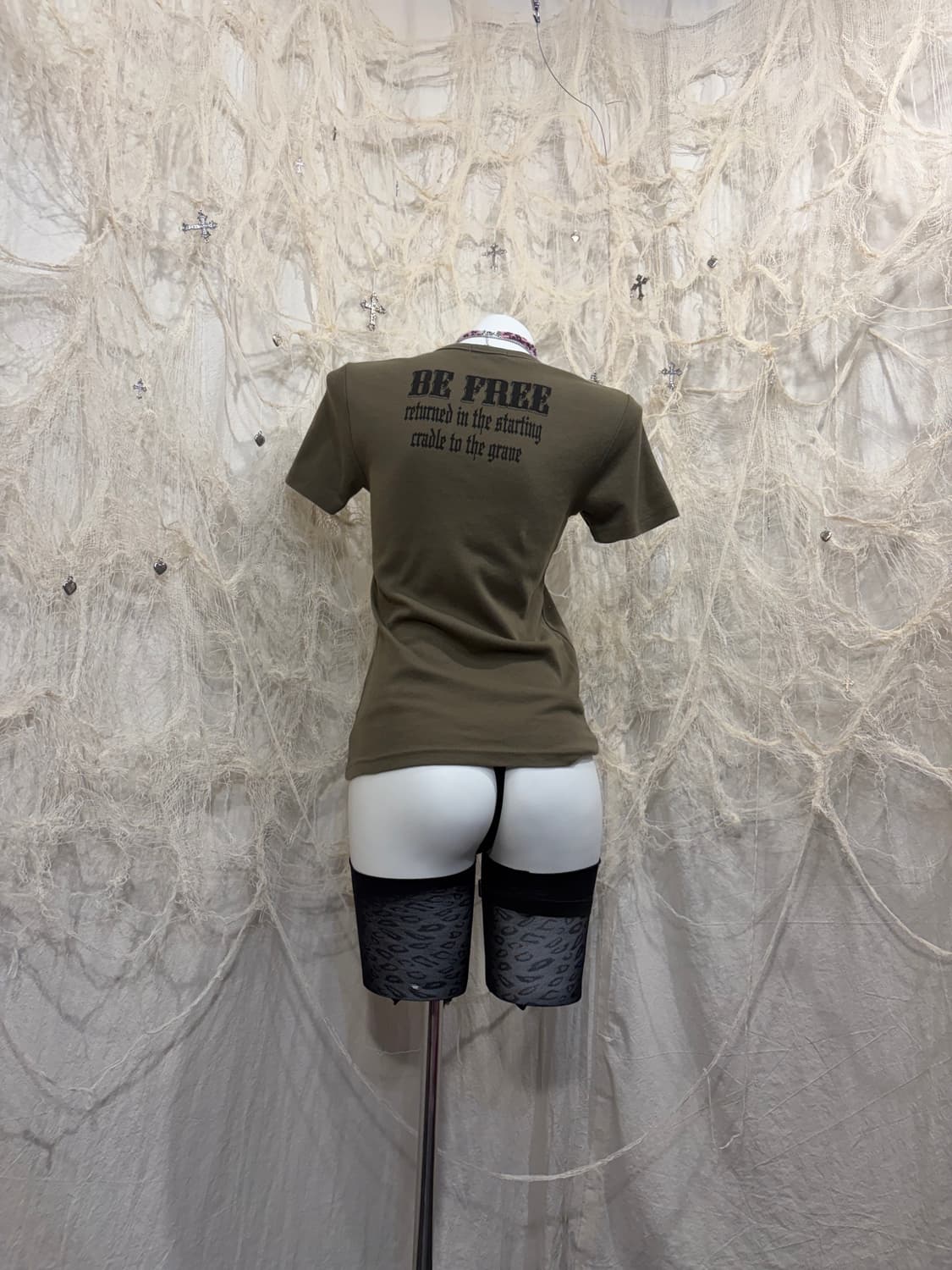 Y2K olive grunge lettering T-shirt 상품이미지4