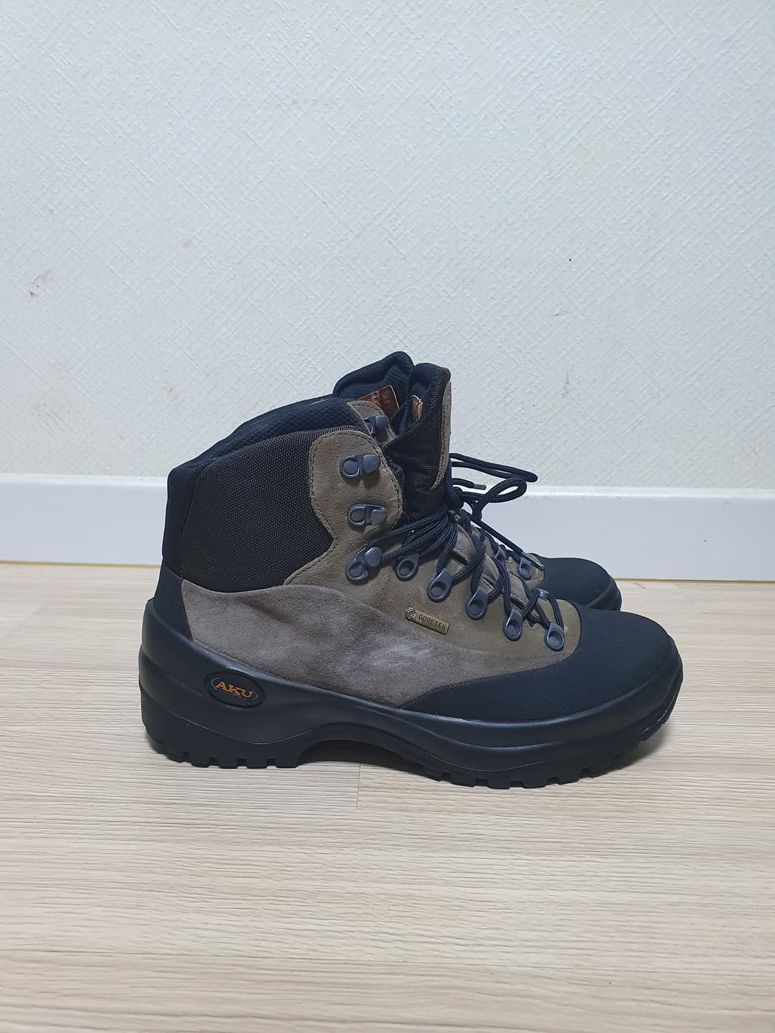 아쿠 타이가 고어텍스 등산화 280 상품이미지1