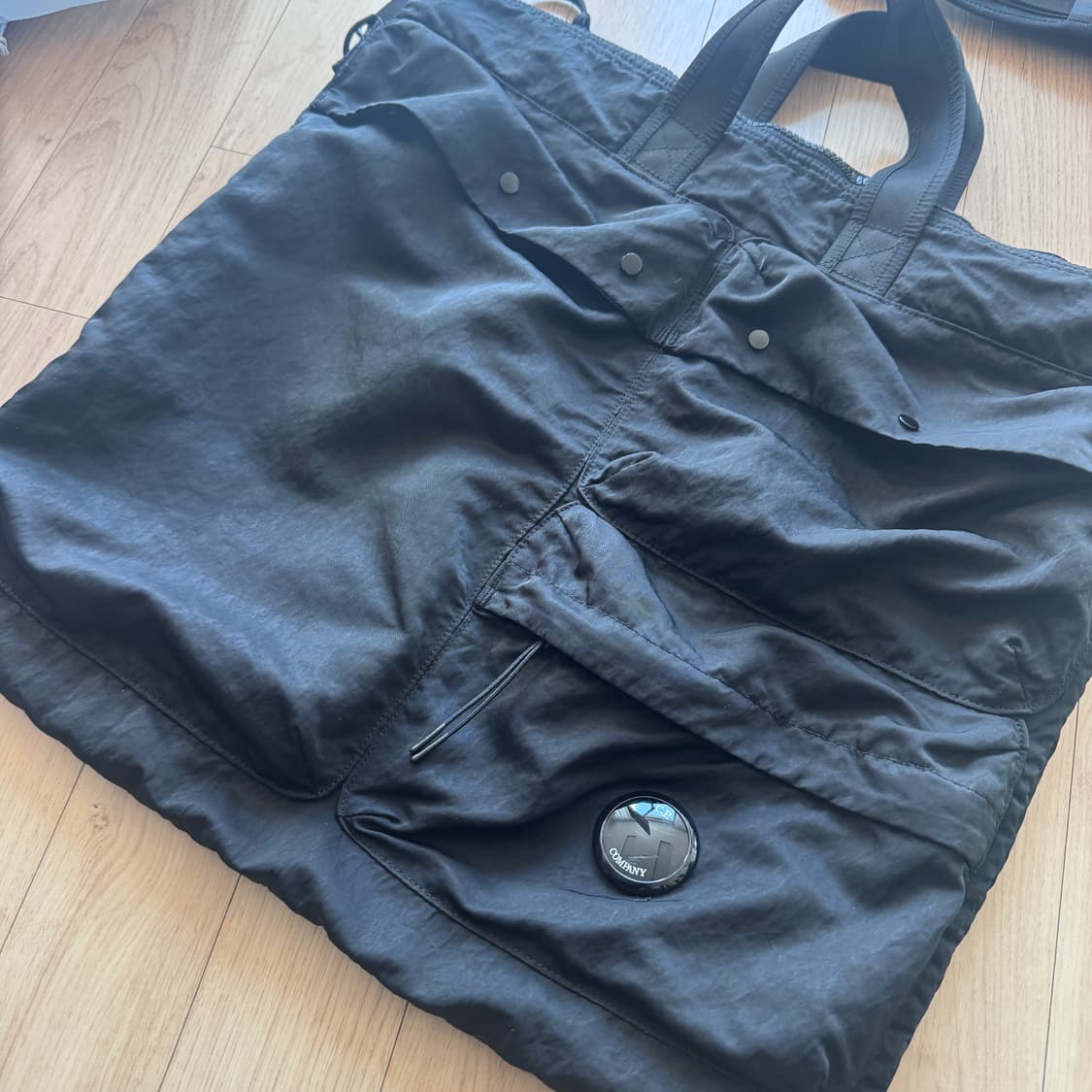 Cp컴퍼니 나일론 B 토트백 블랙 - 24FW  상품이미지3