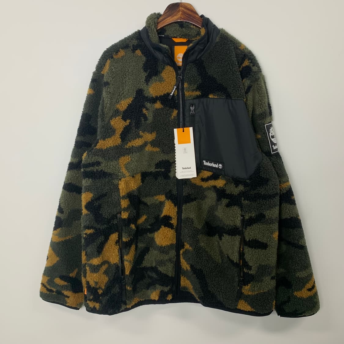 새상품 팀버랜드 카모 패턴 쉐르파 자켓 상품이미지3