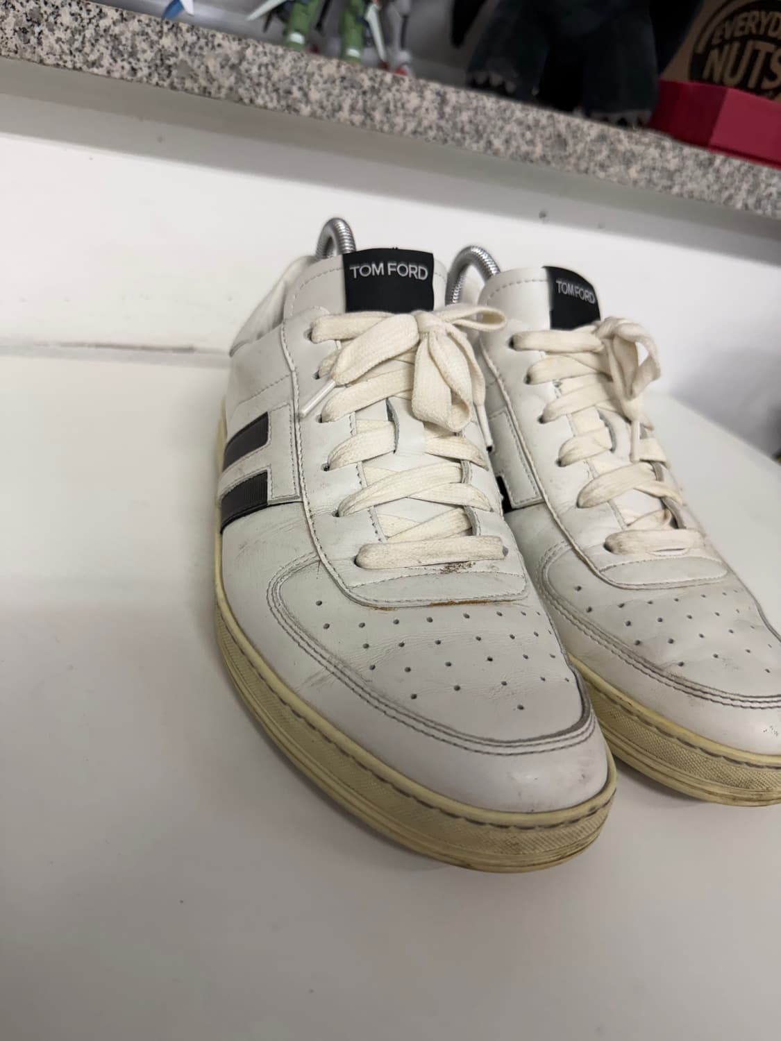 정품) 톰포드 화이트 레더 스니커즈 9(280) 상품이미지2